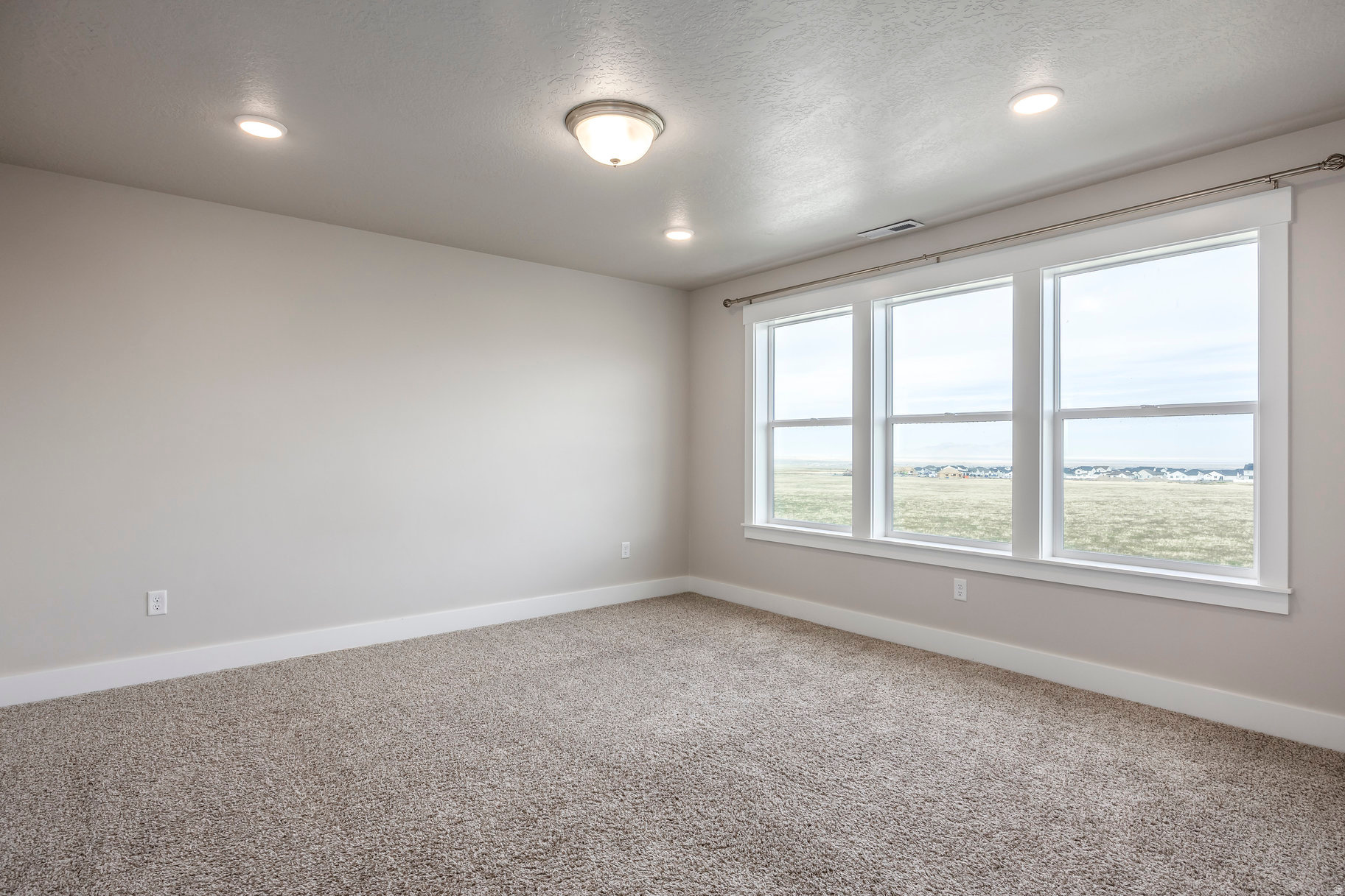 LEXINGTON GREENS - Residential