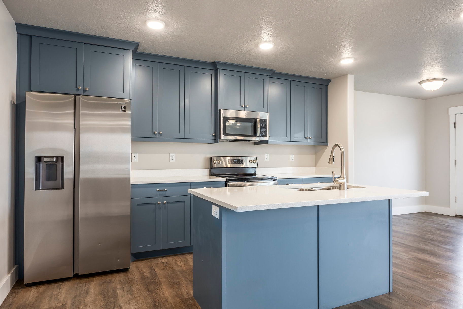 LEXINGTON GREENS - Residential