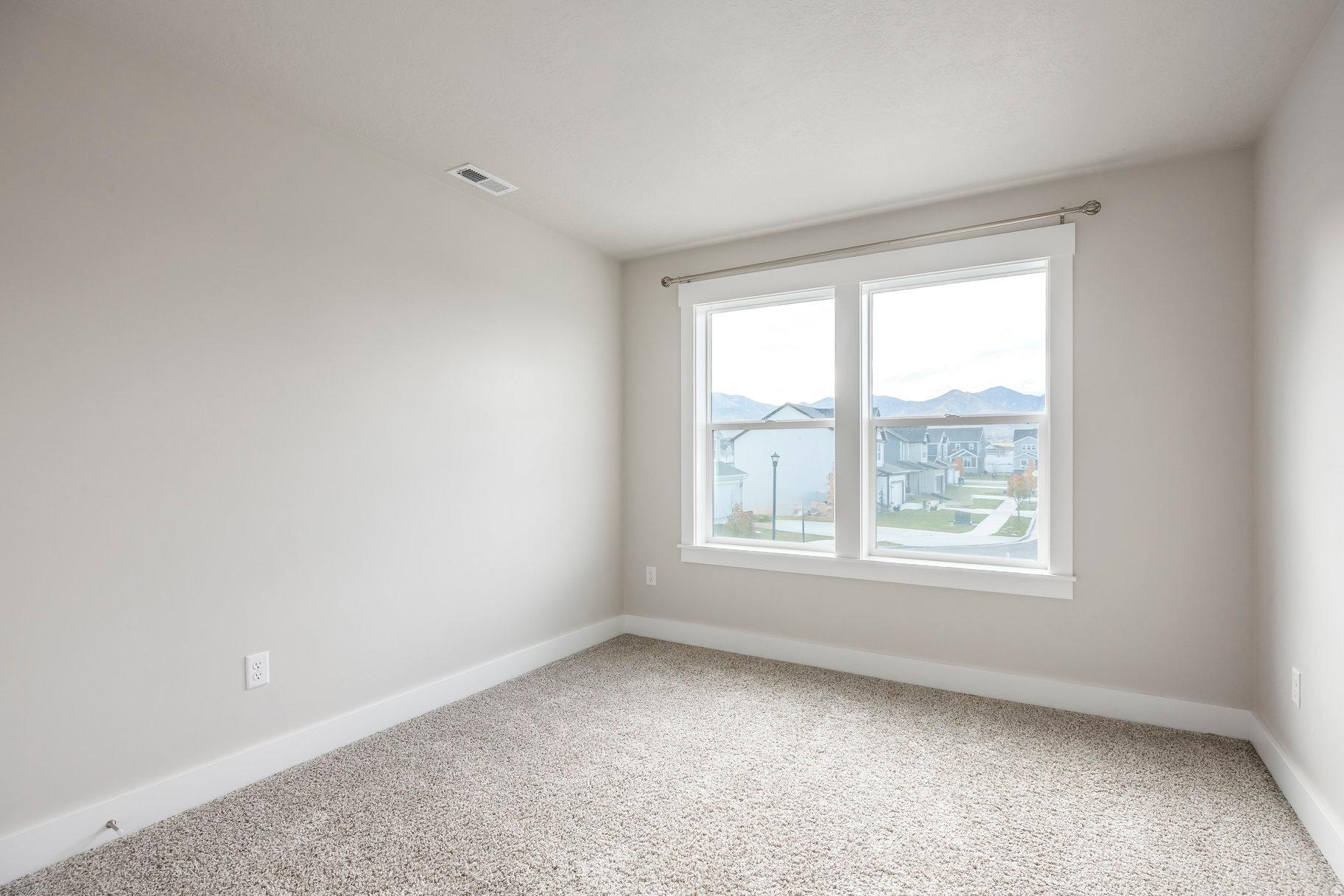 LEXINGTON GREENS - Residential