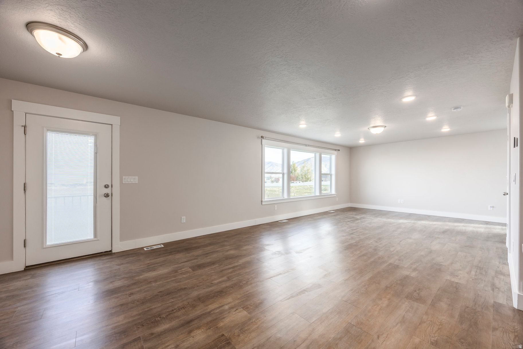 LEXINGTON GREENS - Residential