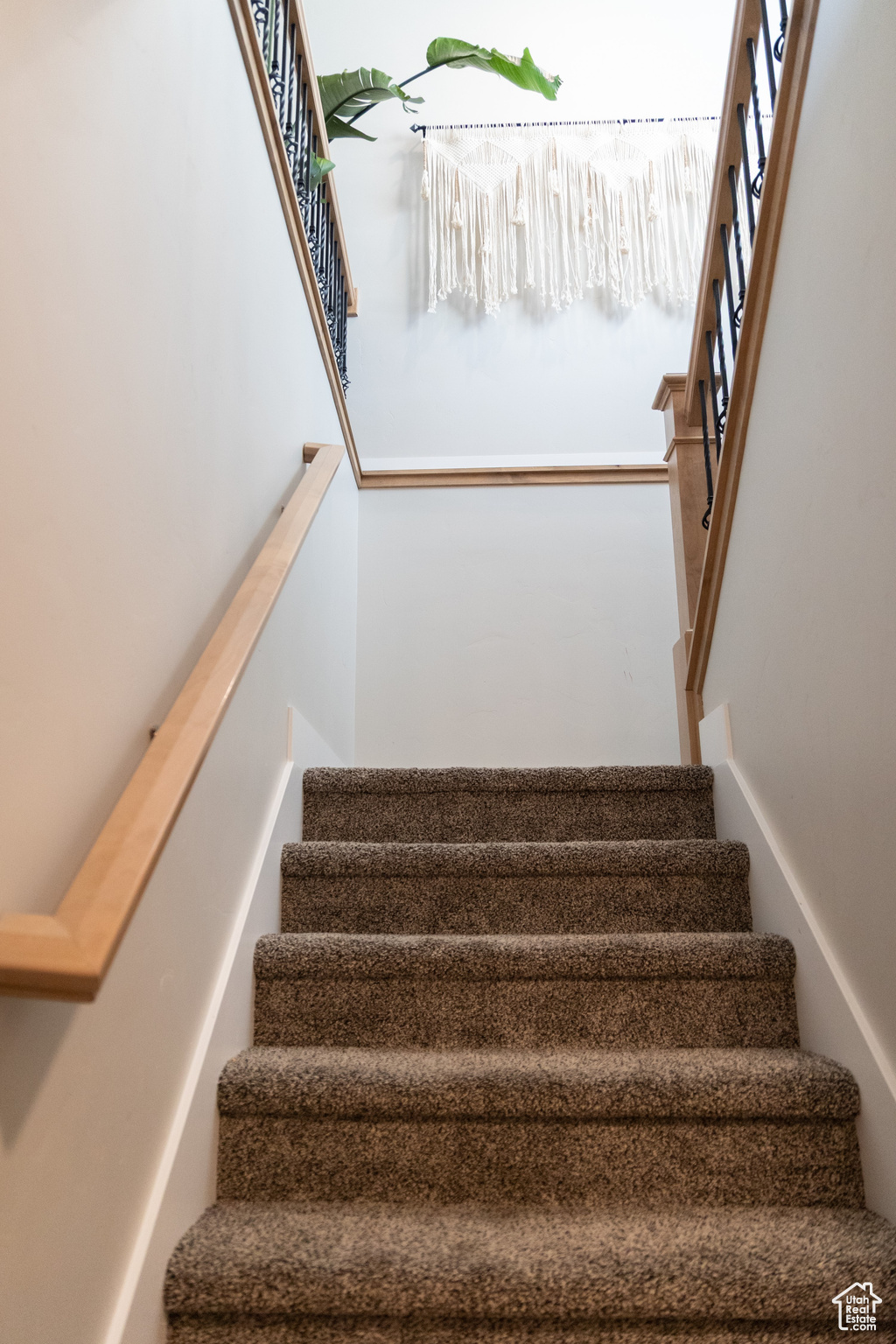 MUSTANG RIDGE - Residential