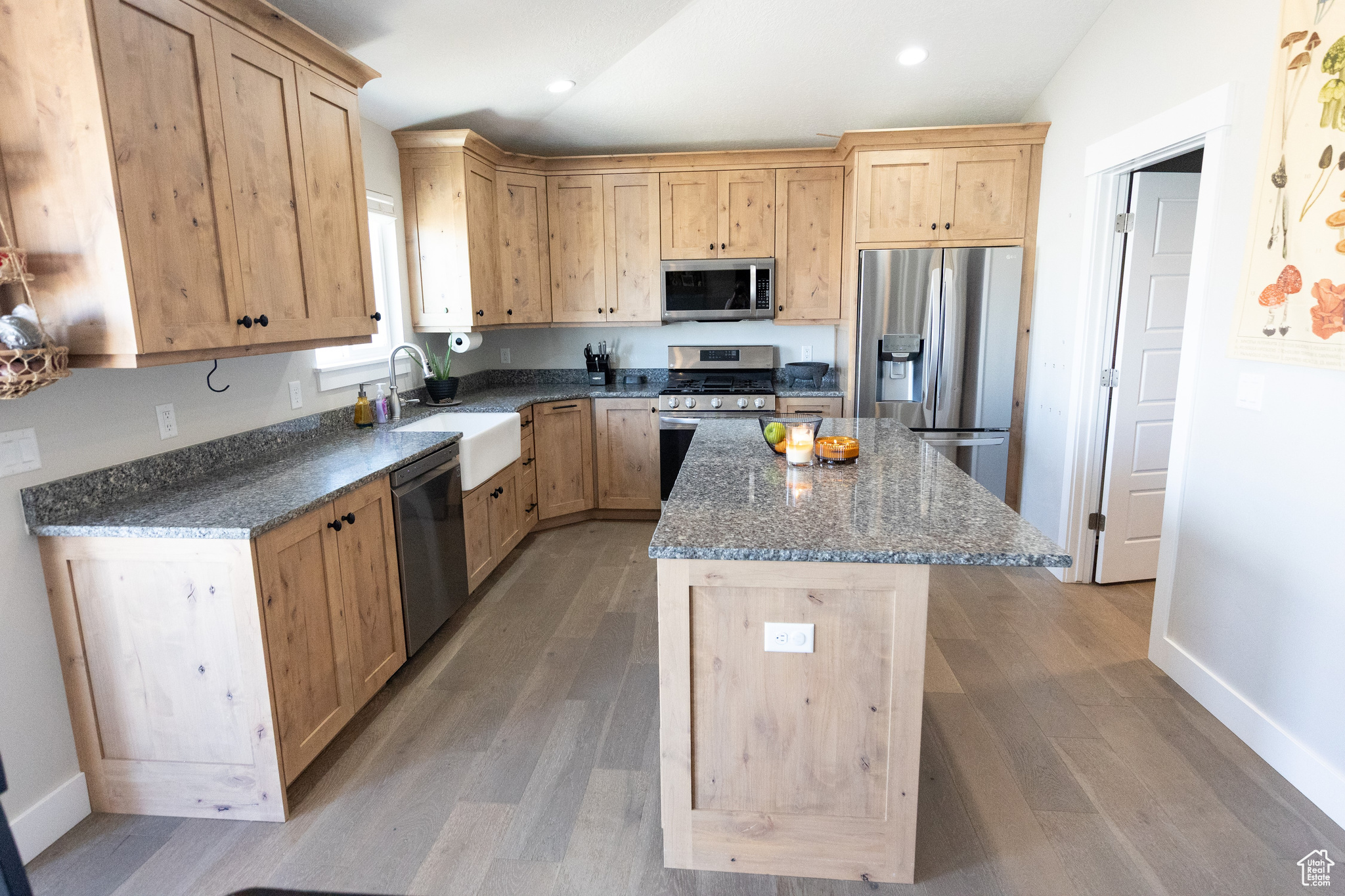 MUSTANG RIDGE - Residential