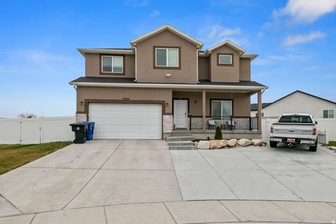 Photo of 5924 S CAMI DAWN CT, Kearns, UT 84118 (MLS # 2121607)