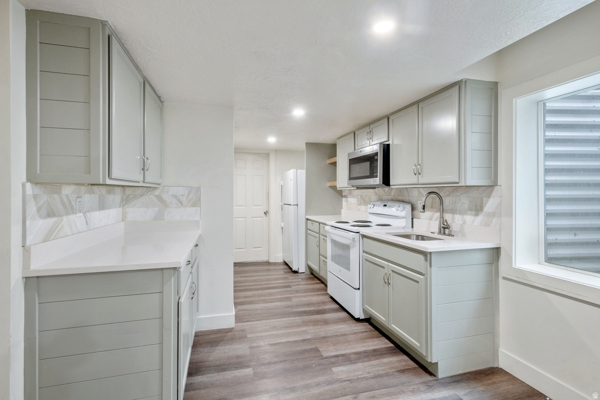 PARKWOOD ESTATES - Residential