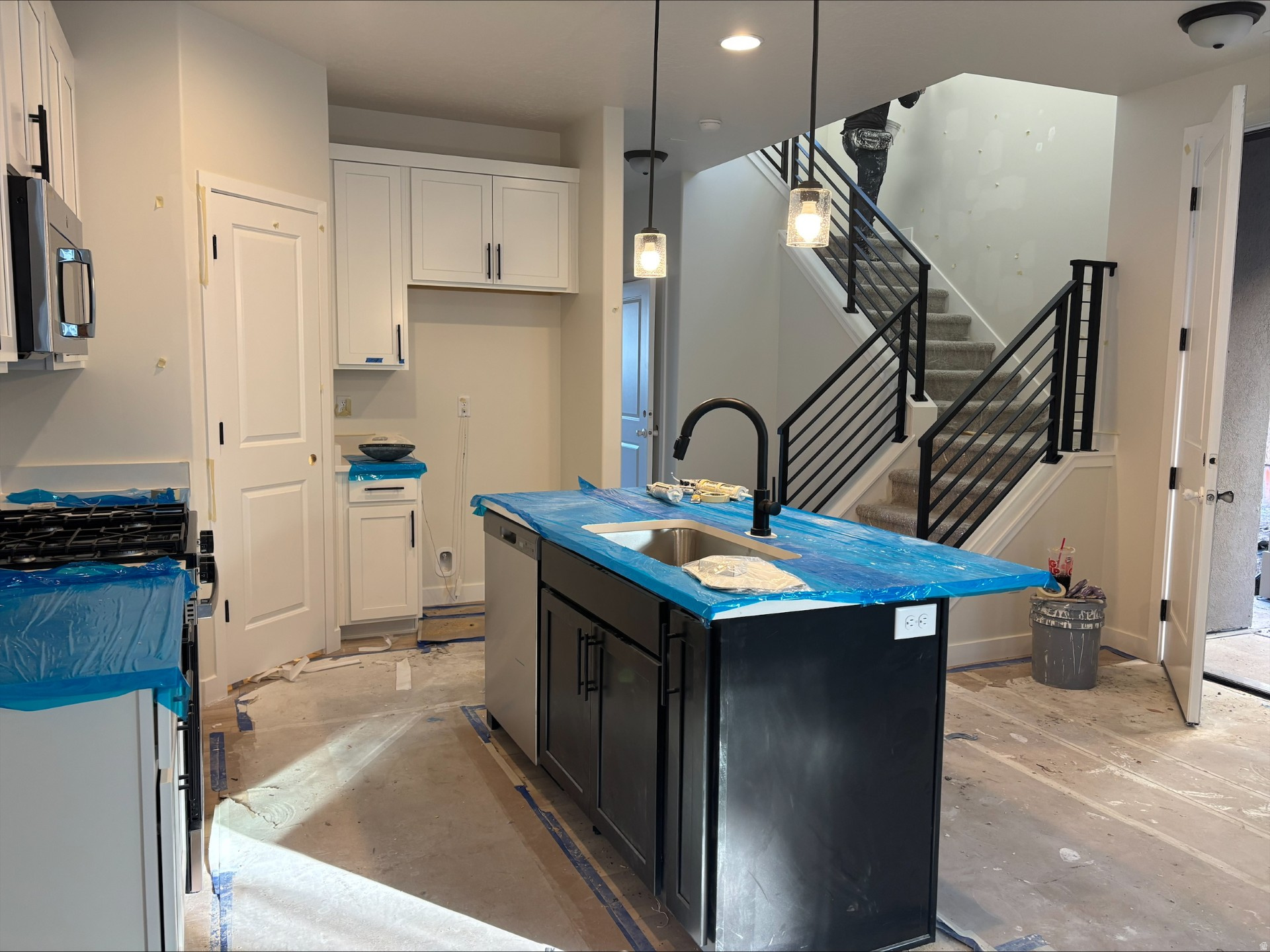 MEADOWBROOK - Residential