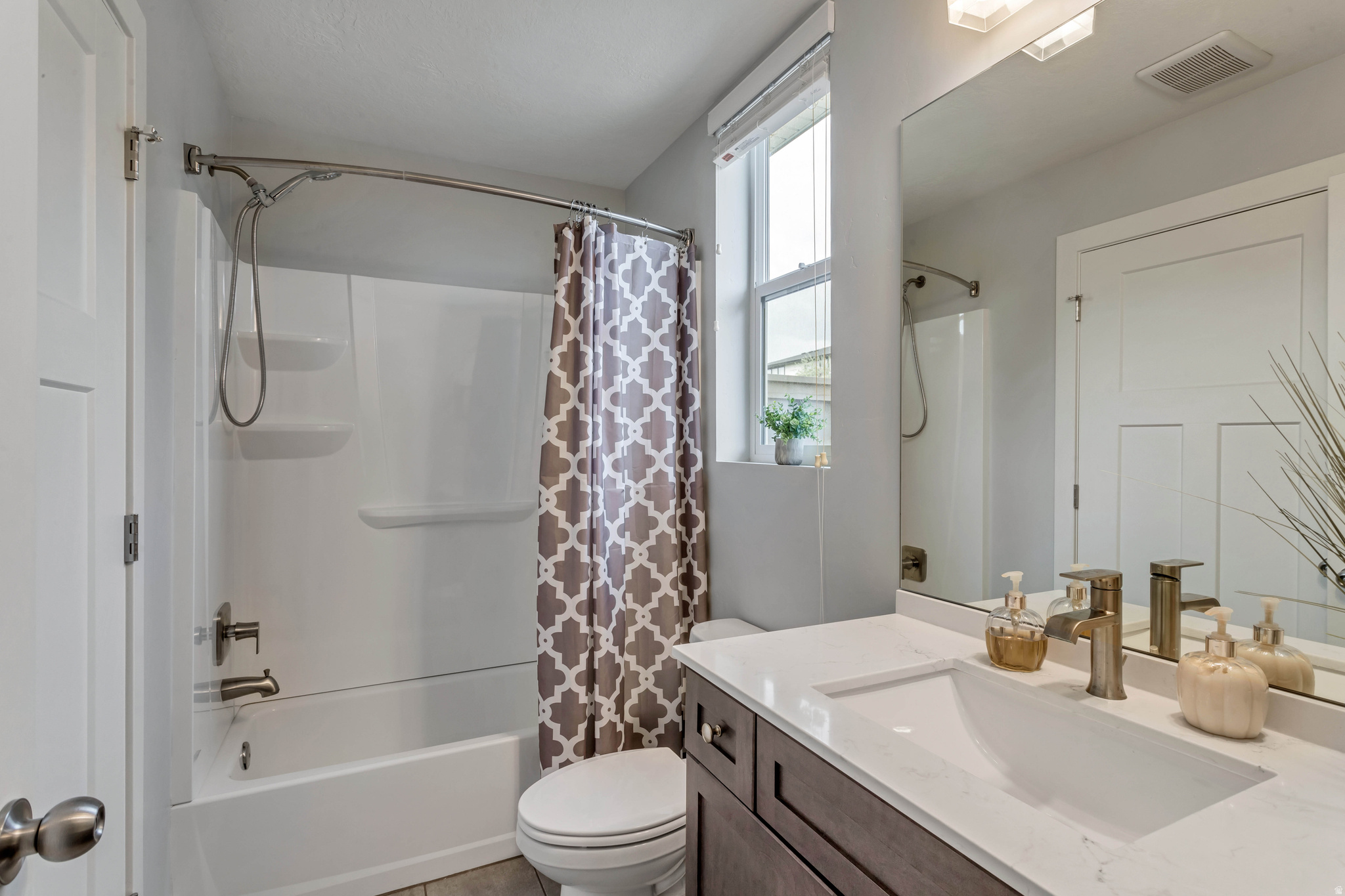 CREEKSIDE - Residential