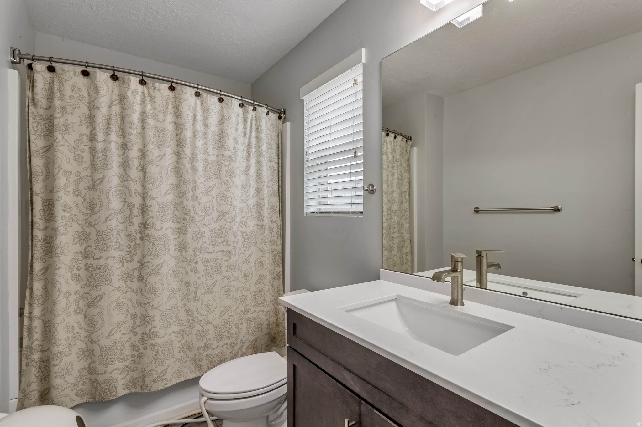 CREEKSIDE - Residential