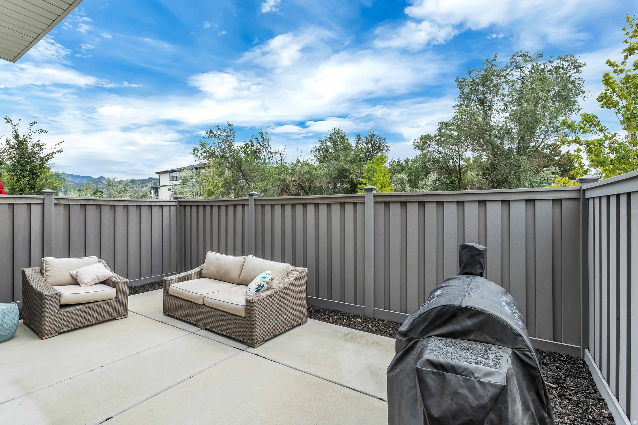 CREEKSIDE - Residential