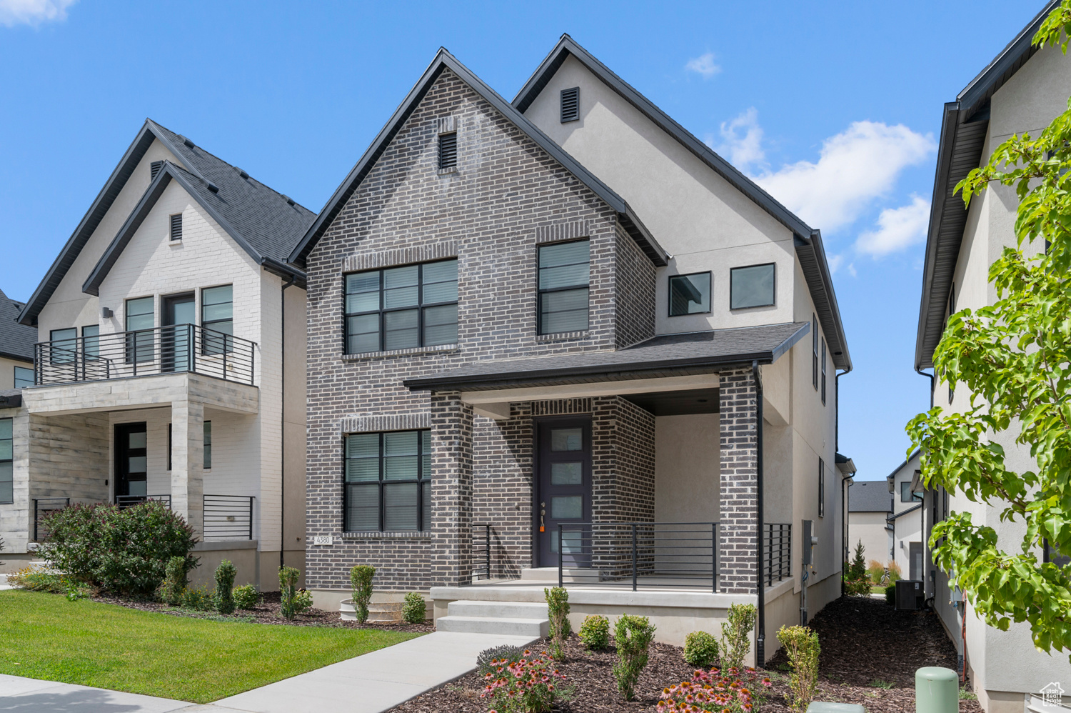 HOLBROOK SCANDIA 3224R - Residential