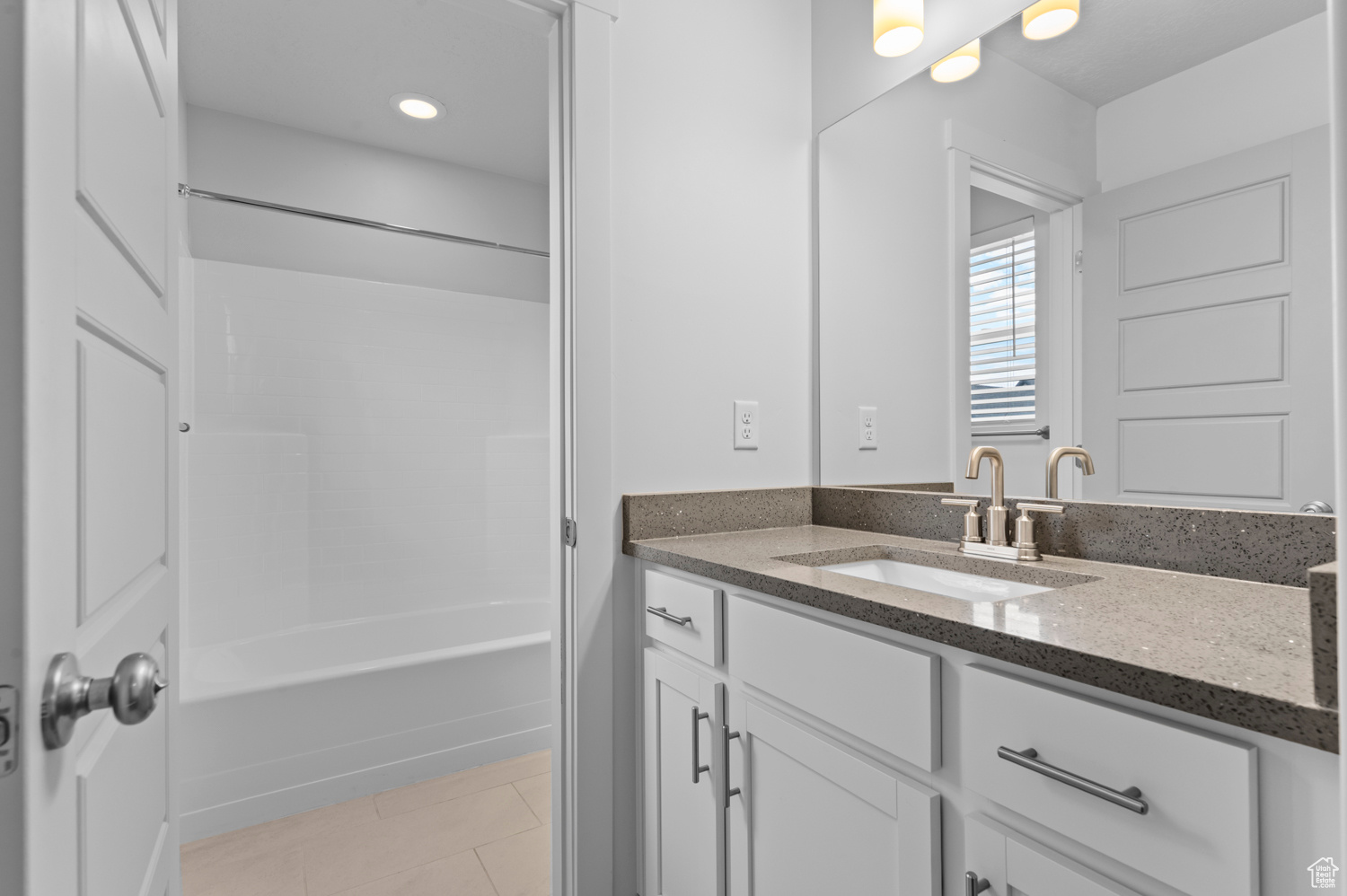 HOLBROOK SCANDIA 3224R - Residential