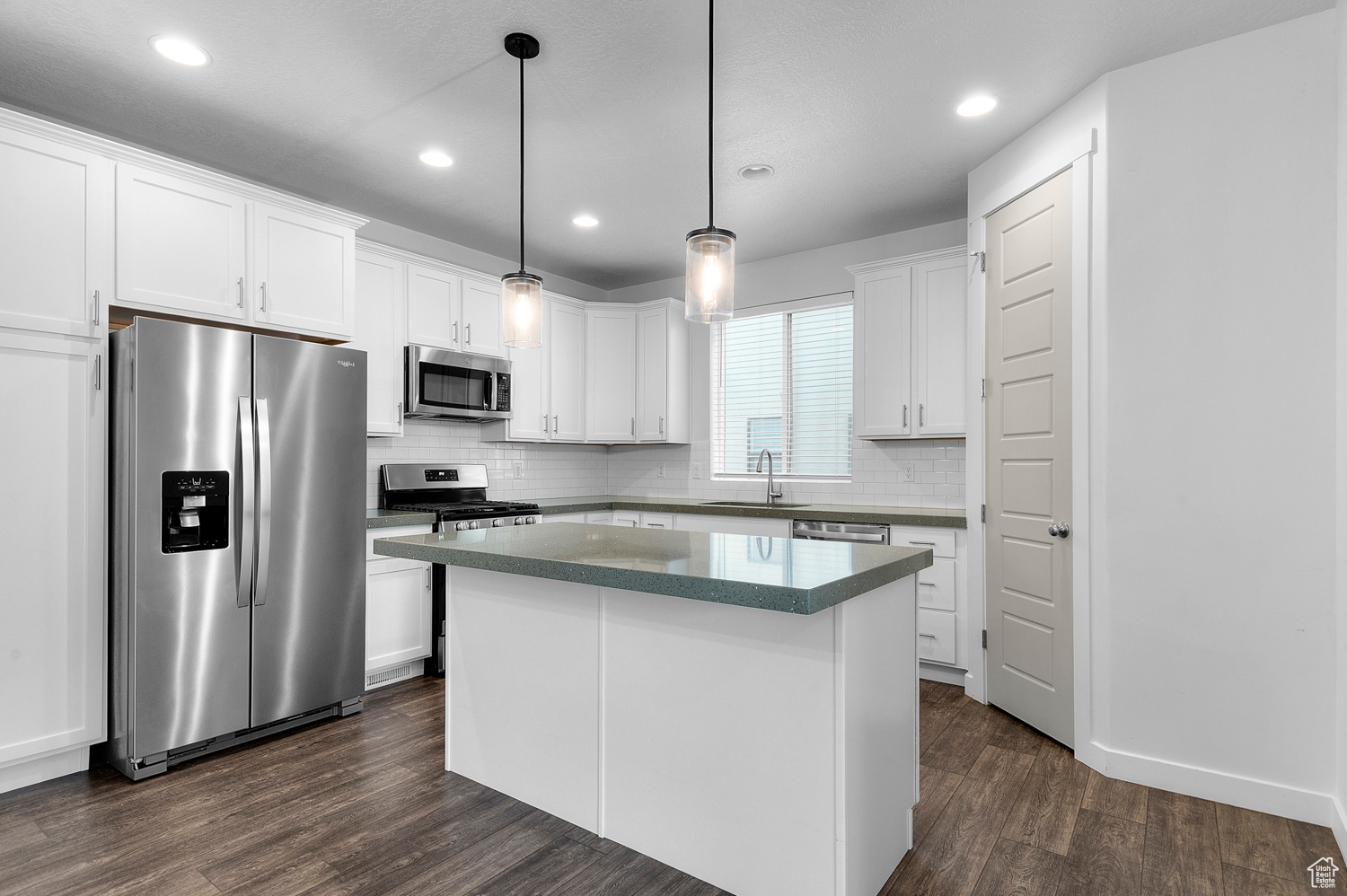 HOLBROOK SCANDIA 3224R - Residential