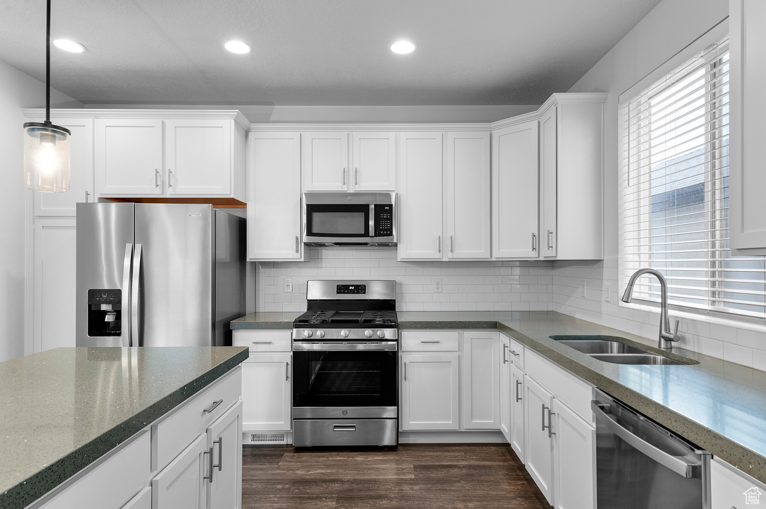 HOLBROOK SCANDIA 3224R - Residential