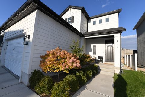 Tiny photo for 322 N 460 E, Vineyard, UT 84059 (MLS # 2131381)