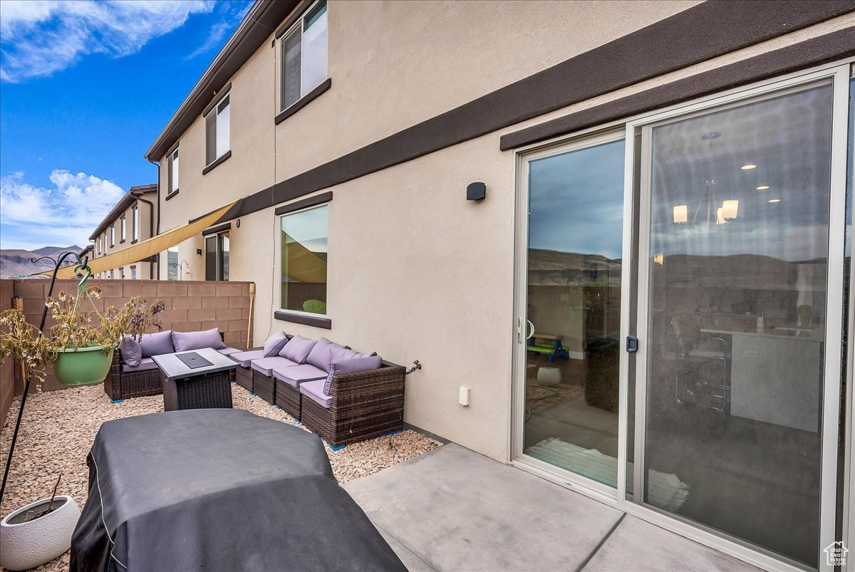 HURRICANE HEIGHTS TOWNHOMES 4 - Residential