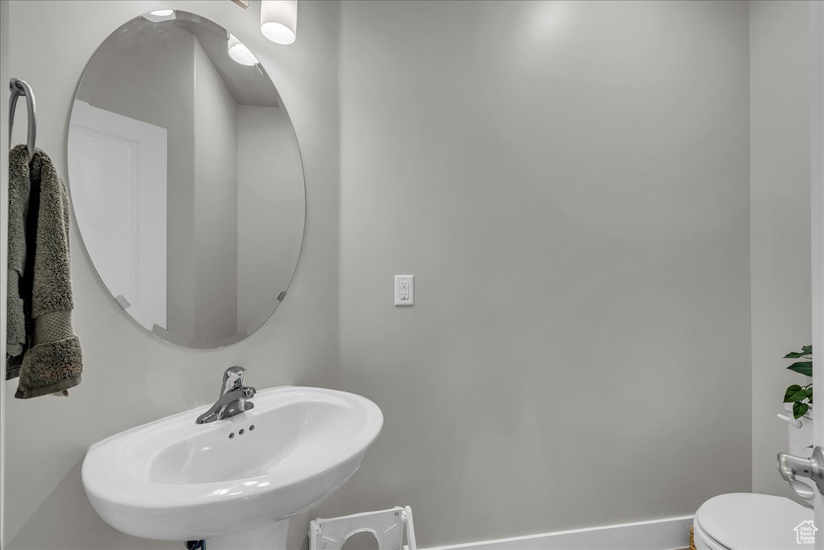 HURRICANE HEIGHTS TOWNHOMES 4 - Residential