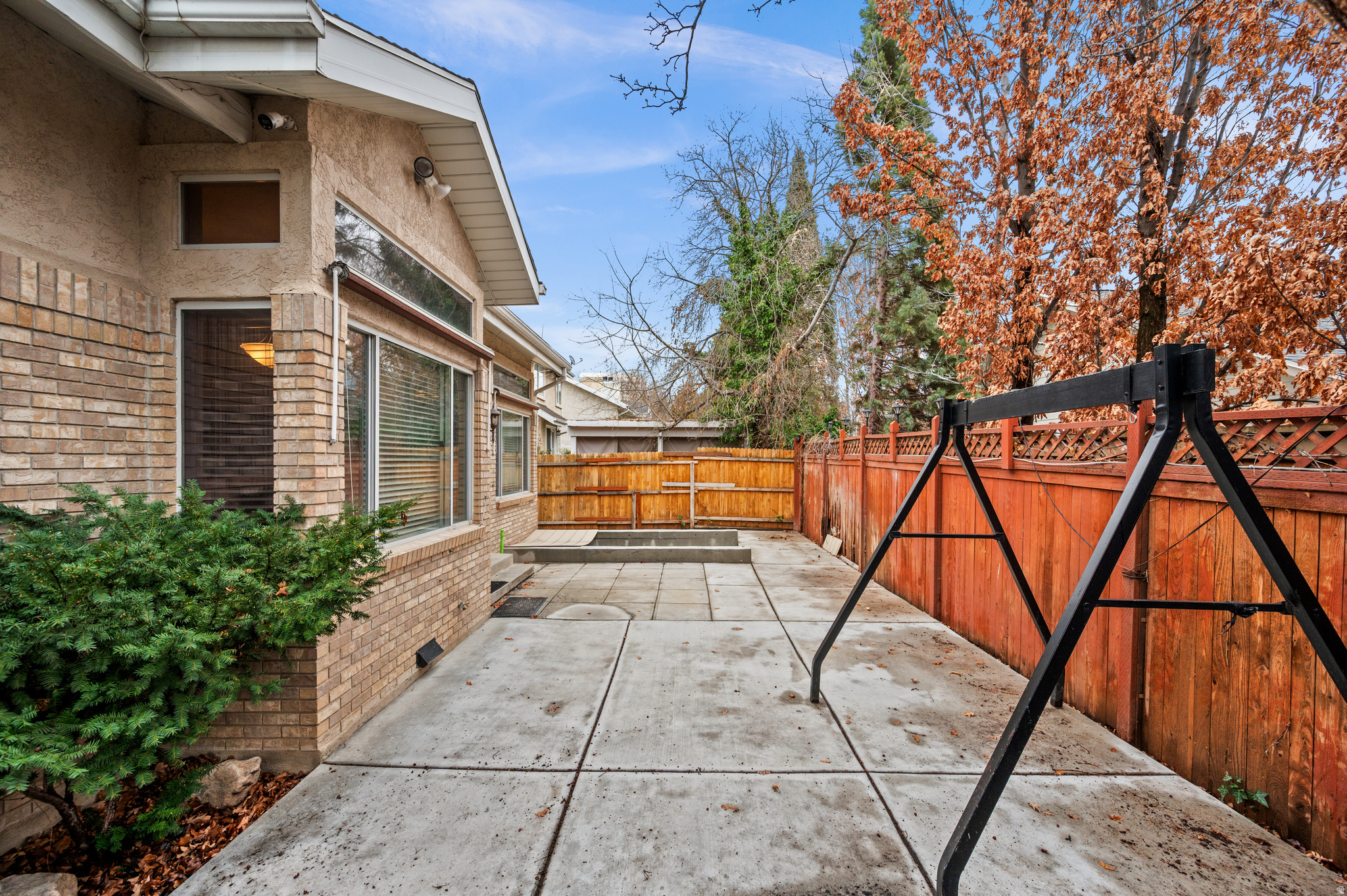 RAINBOW POINTE - Residential