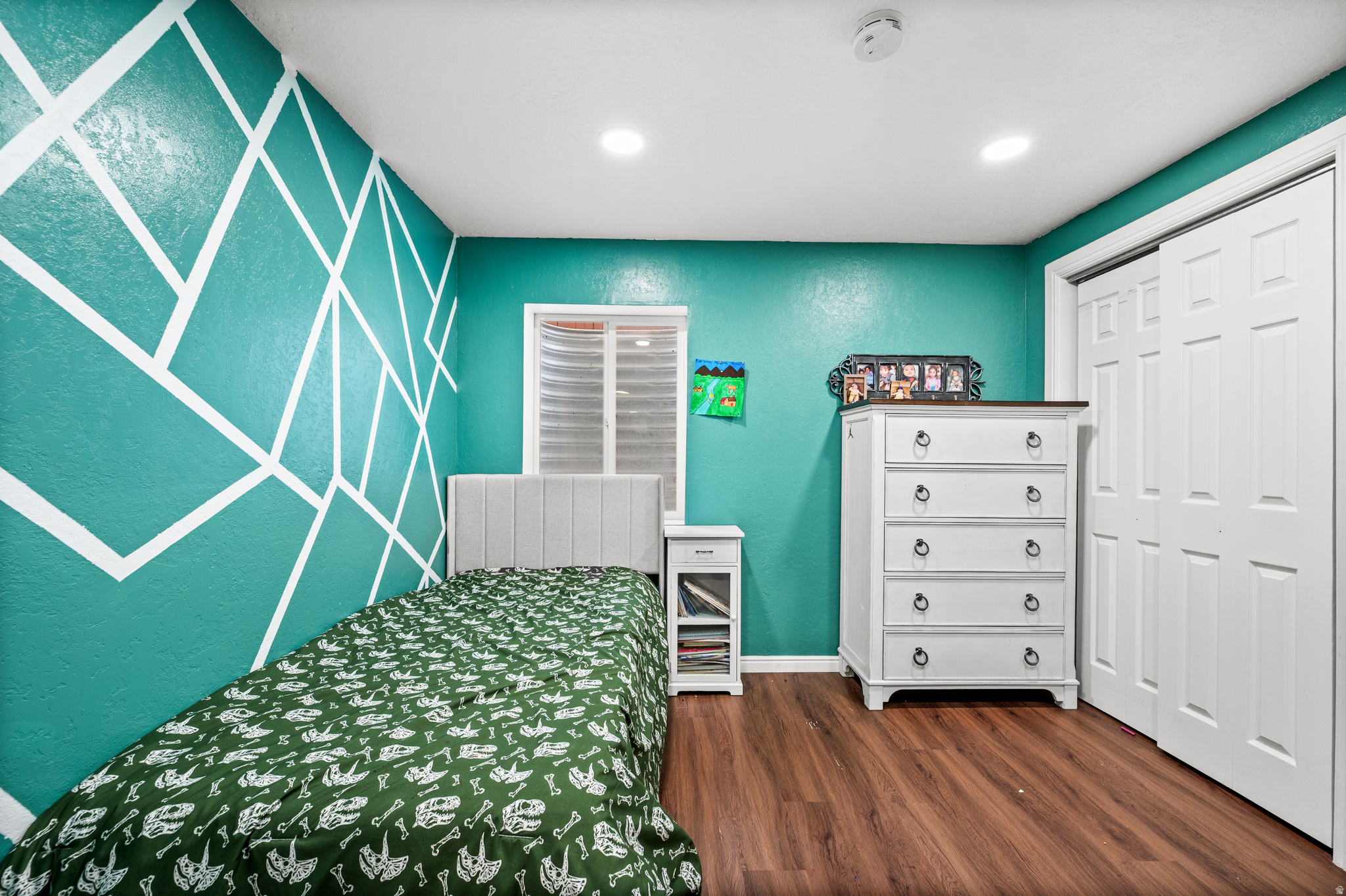 RAINBOW POINTE - Residential