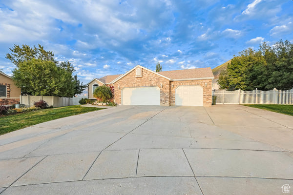 ELK RIDGE ESTATE - Residential