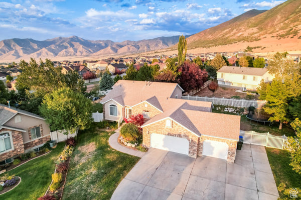 ELK RIDGE ESTATE - Residential