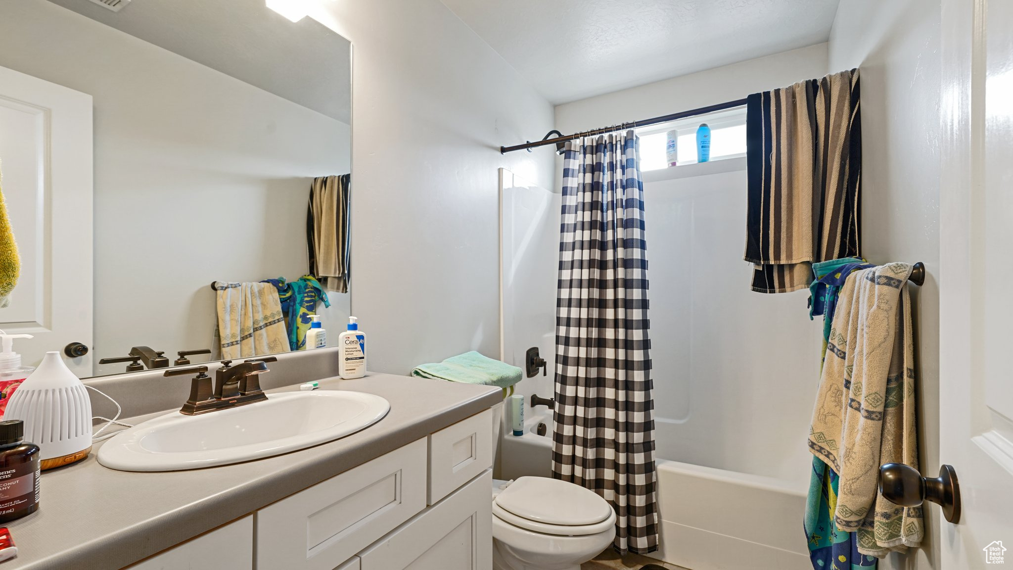 Lehi, Utah 84043, United States, 4 Bedrooms Bedrooms, ,4 BathroomsBathrooms,Residential,Active,92259