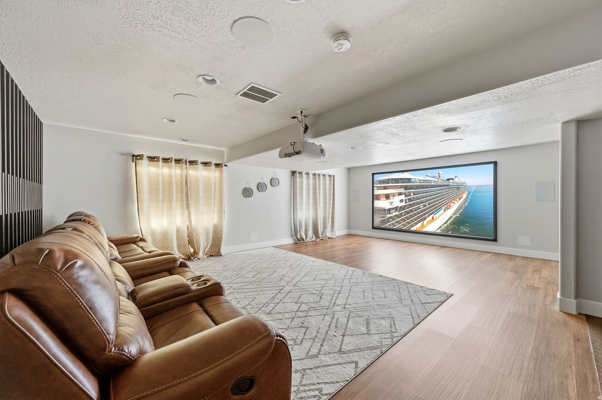 DAYBREAK - Residential