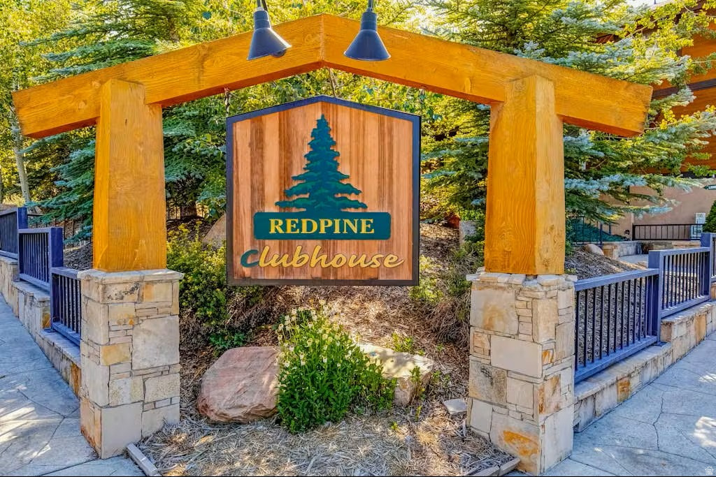 RED PINE CHALETS CONDO - Residential