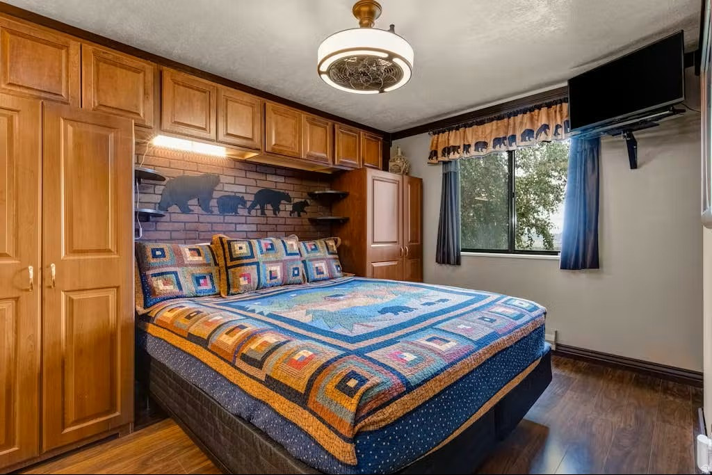 RED PINE CHALETS CONDO - Residential