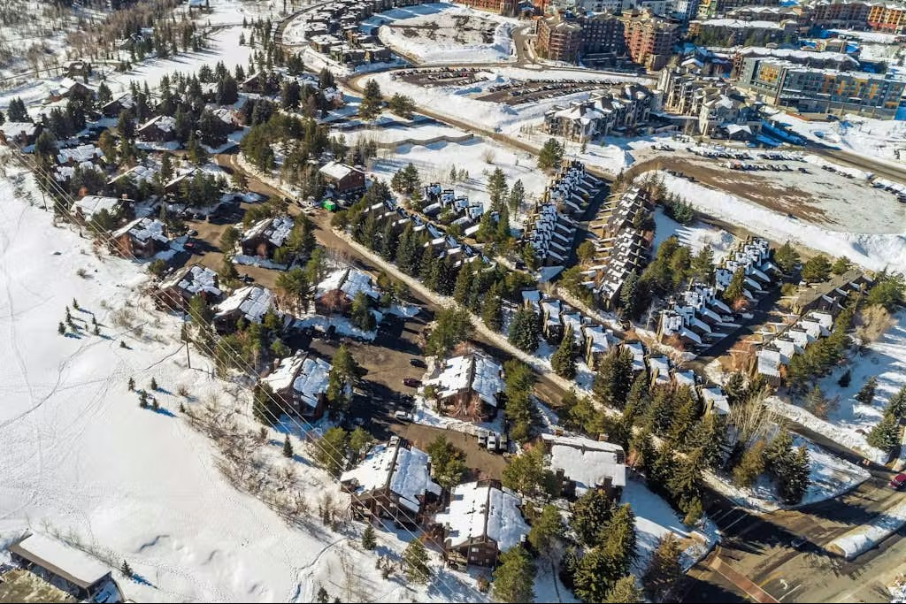 RED PINE CHALETS CONDO - Residential