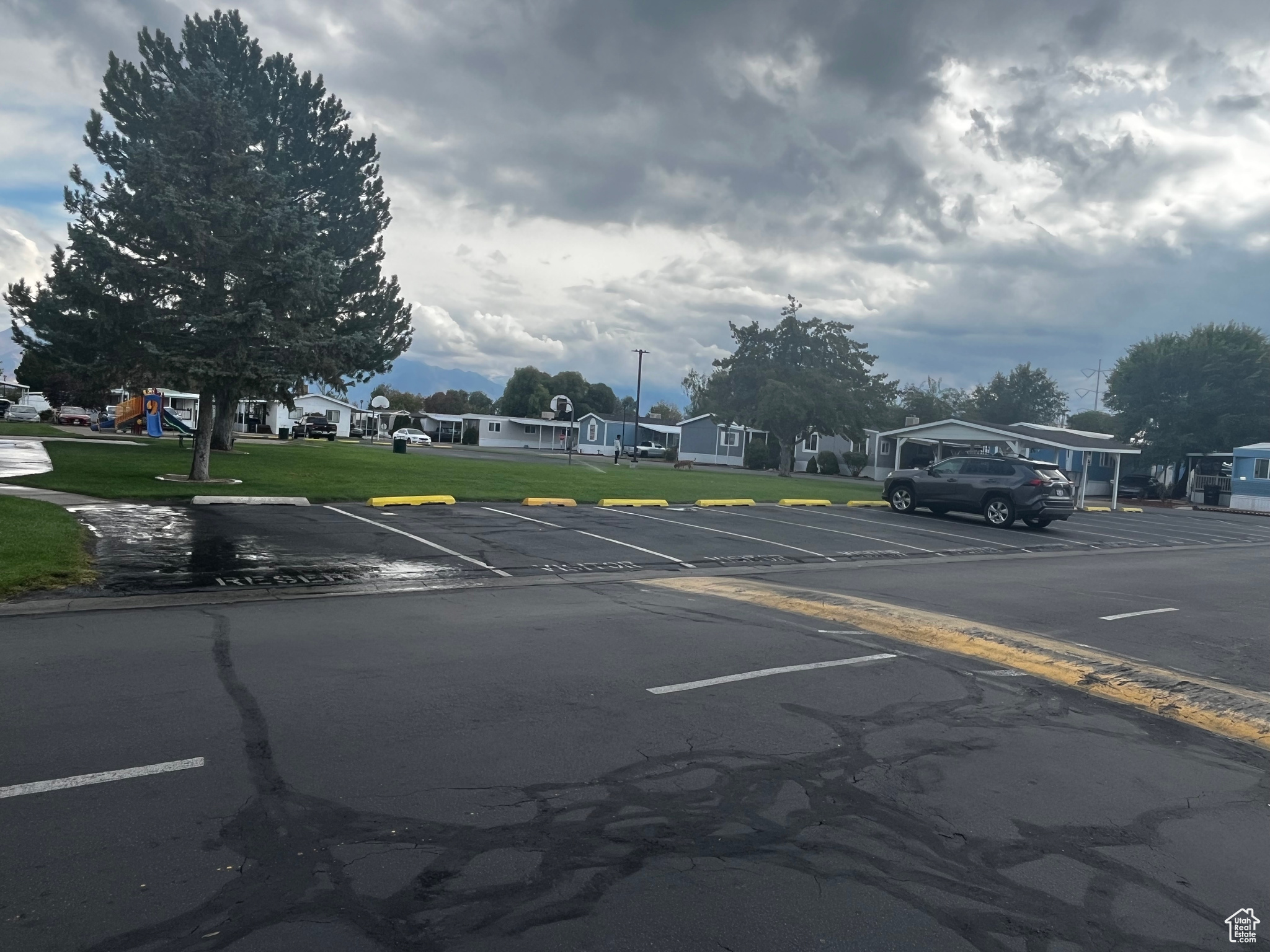 MOUNTAIN VIEW MOBIL HOME PARK - Residential