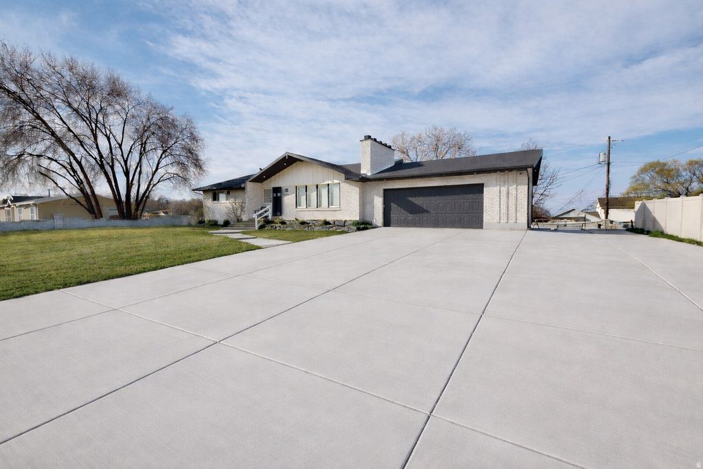 Photo of 5288 W 3830 S, West Valley City, UT 84120 (MLS # 2147146)