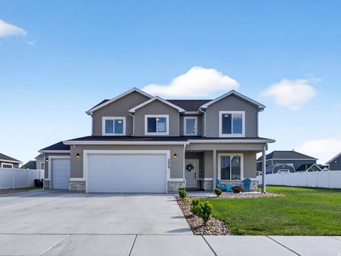 Tiny photo for 2429 W 2900 N, Farr West, UT 84404 (MLS # 2147566)