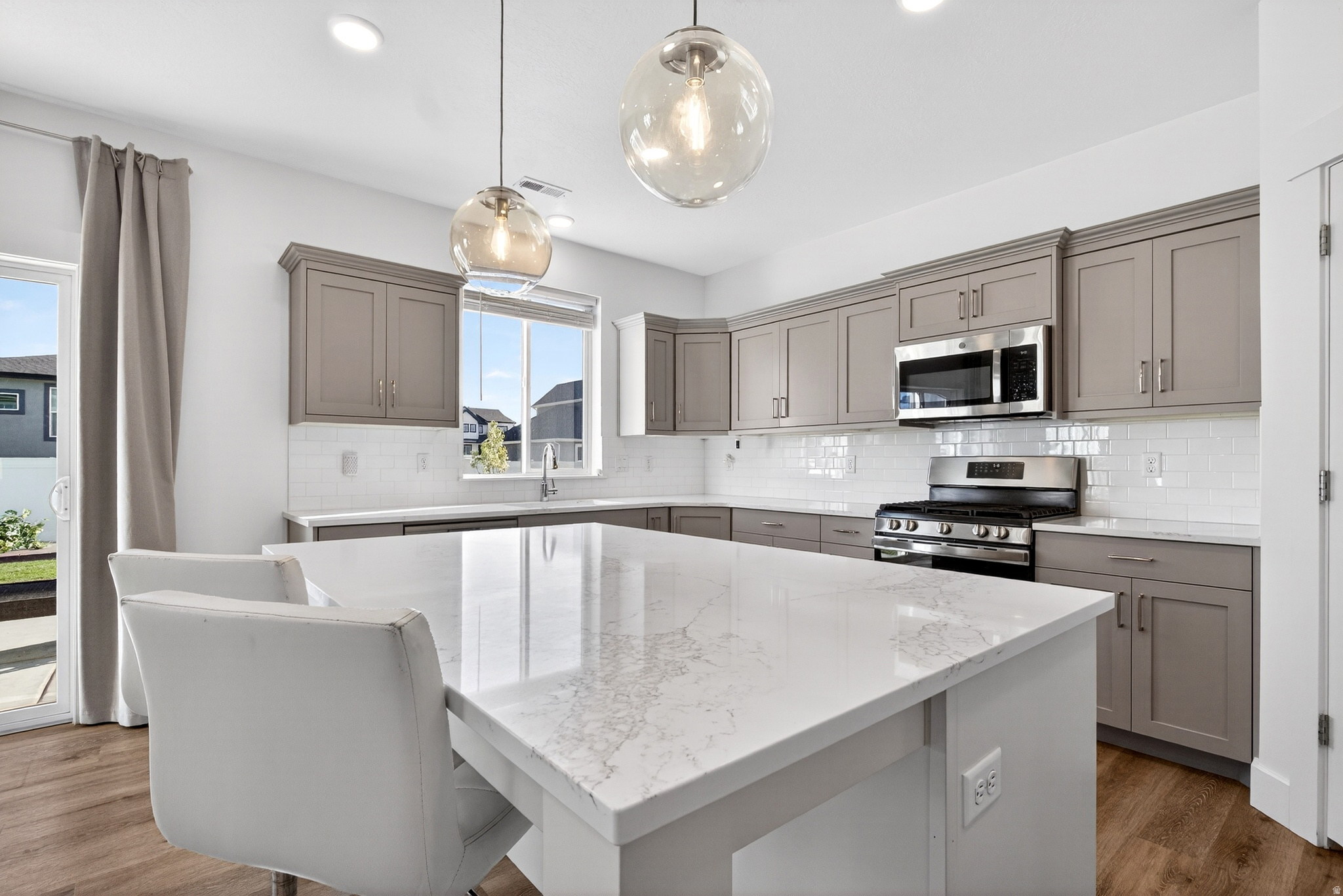 HART ESTATES - Residential