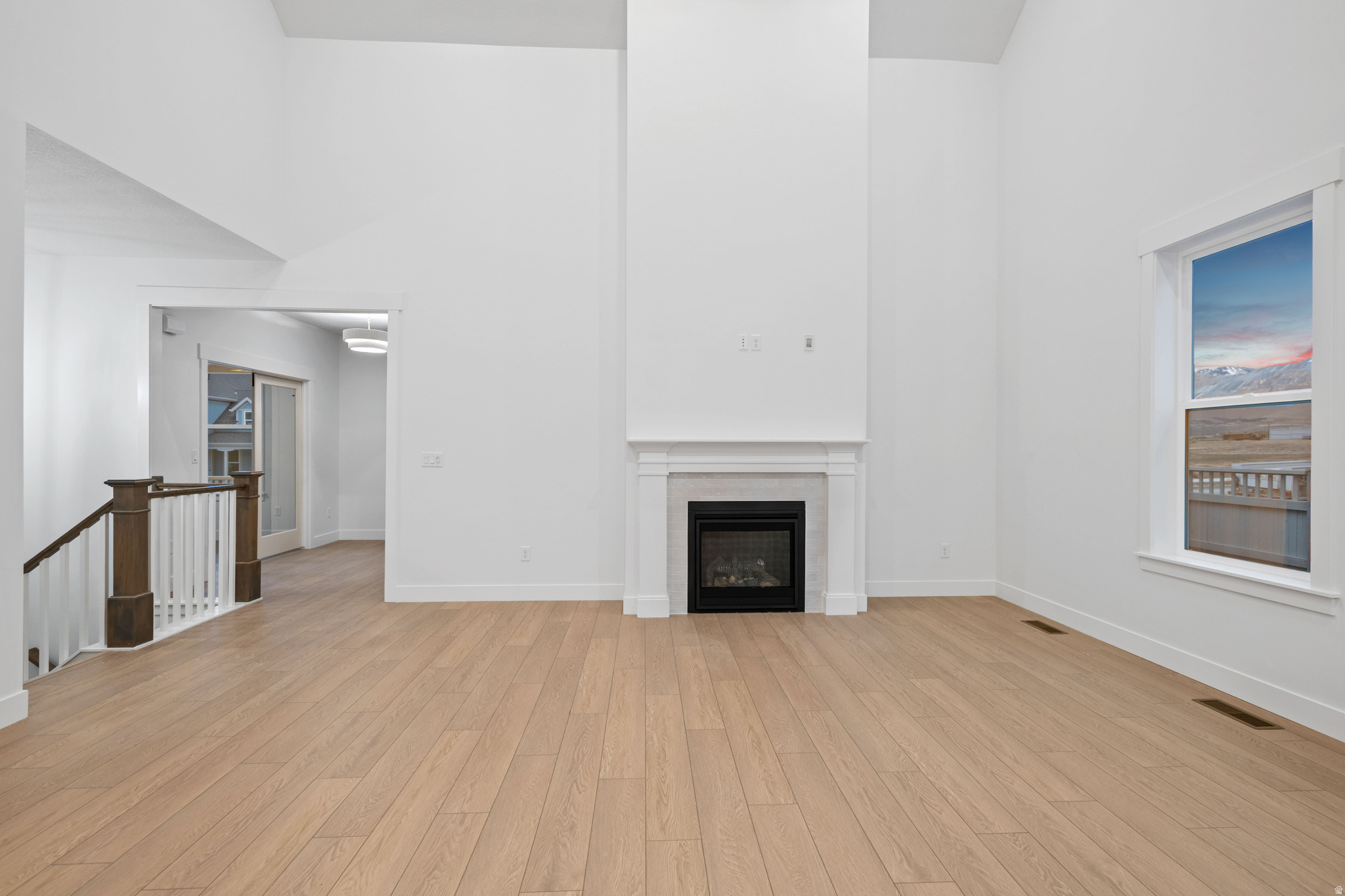 DAYBREAK - Residential