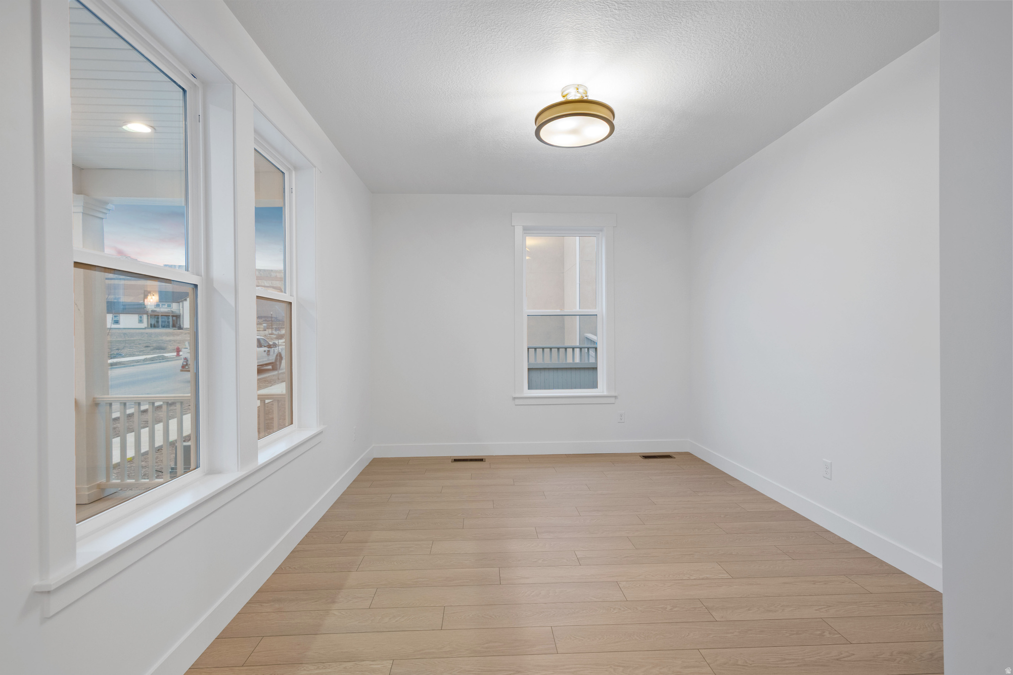 DAYBREAK - Residential