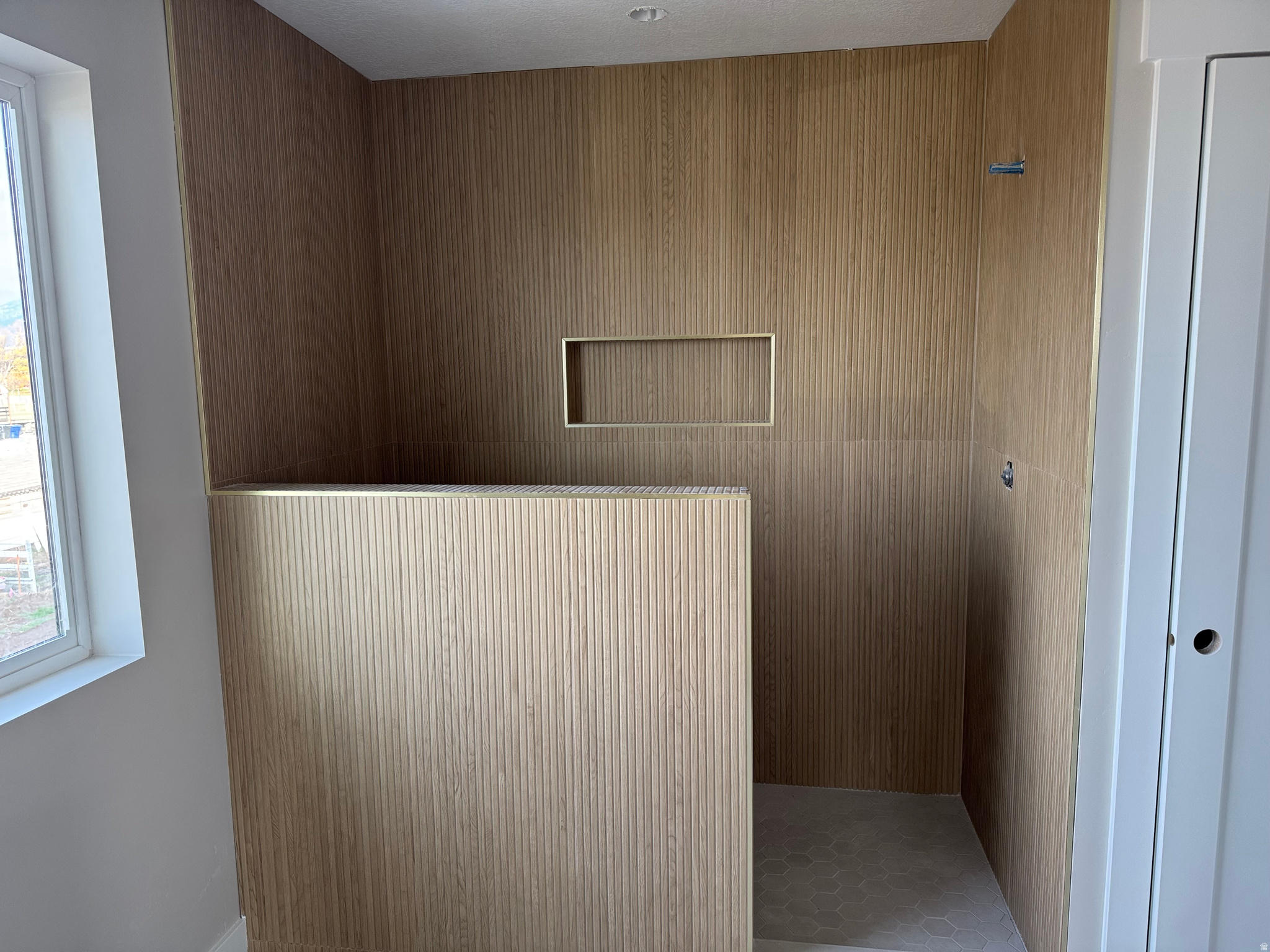 DISTANT SERENADE - Residential