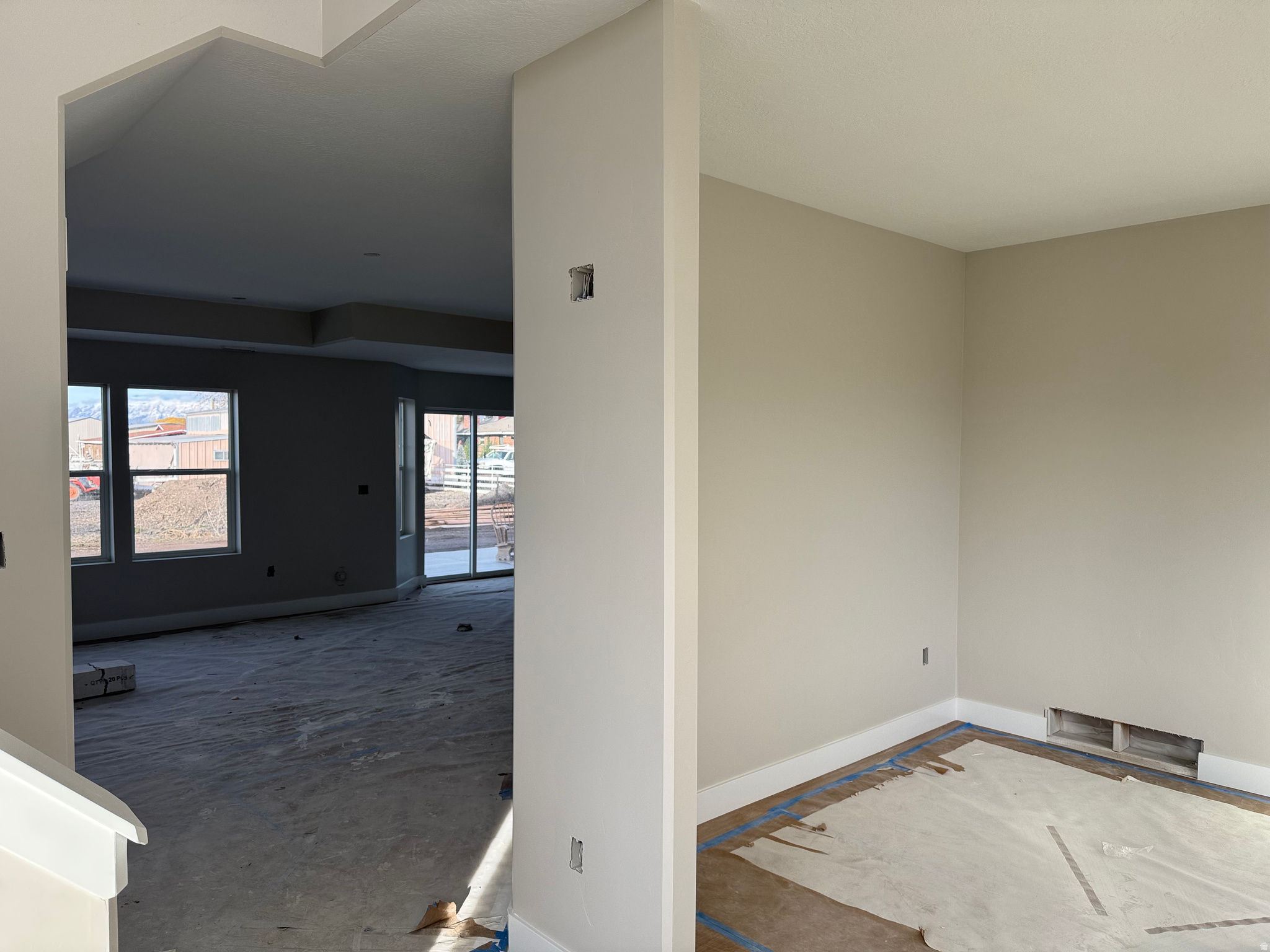 DISTANT SERENADE - Residential