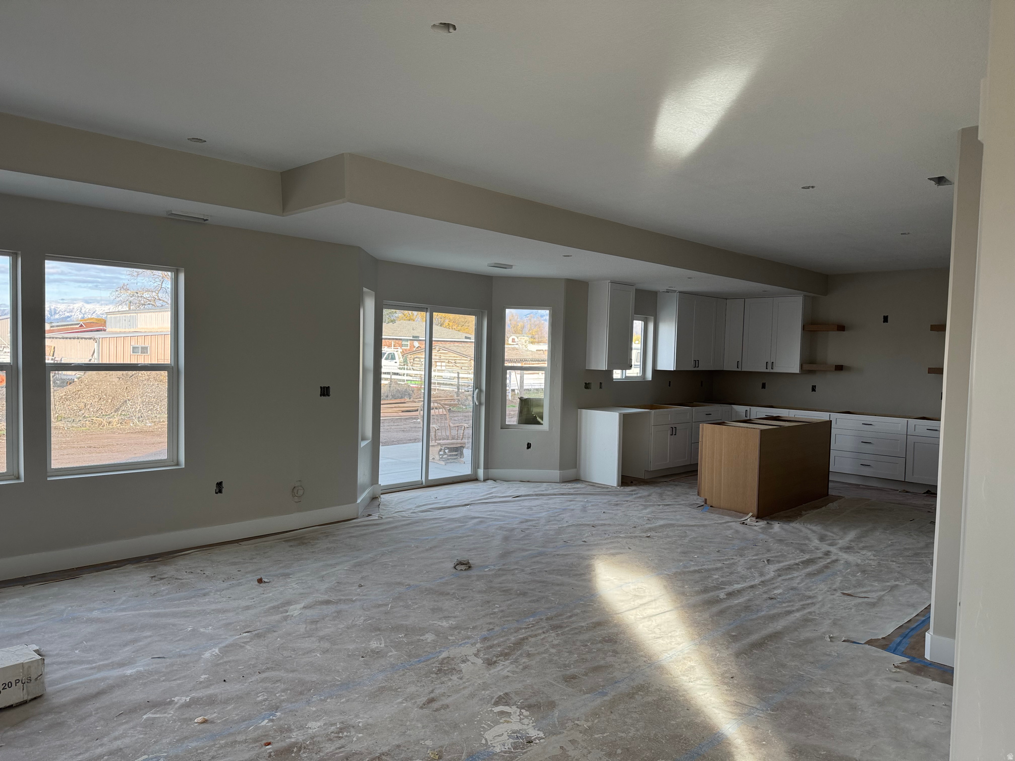 DISTANT SERENADE - Residential