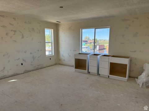 Tiny photo for 3062 W SOLACE ST, Syracuse, UT 84075 (MLS # 2115424)