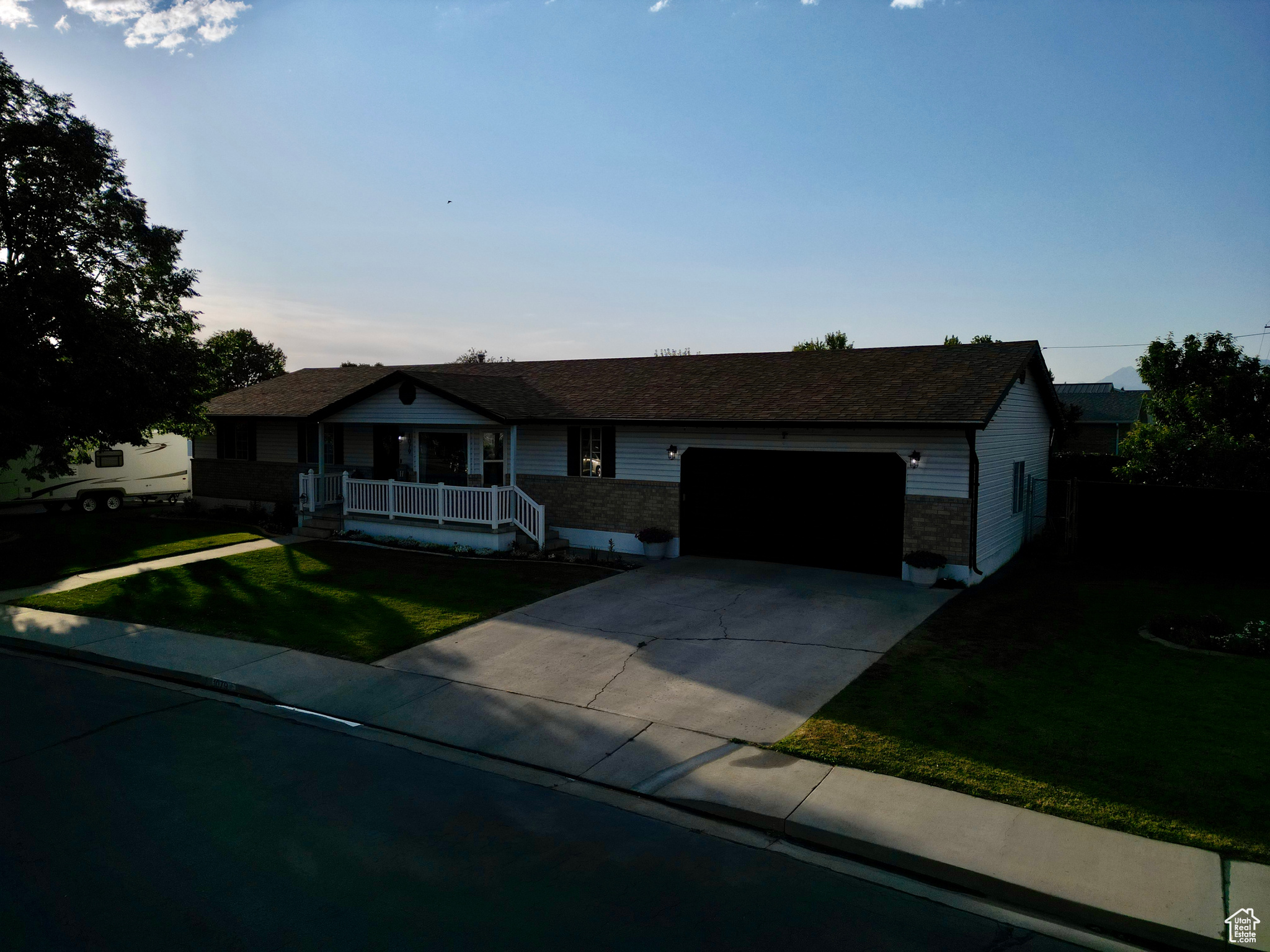 COUNTRY COVE - Residential