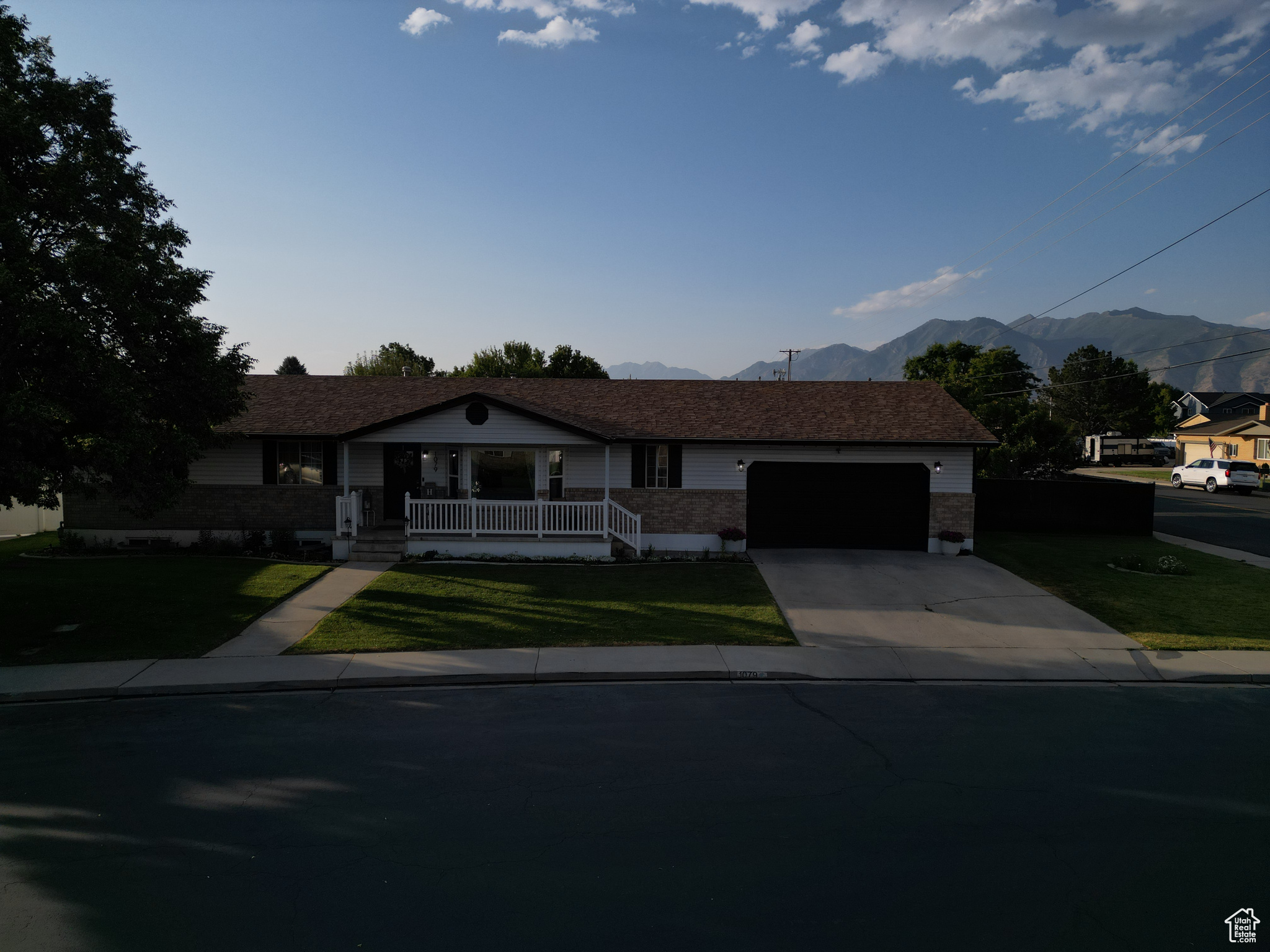 COUNTRY COVE - Residential