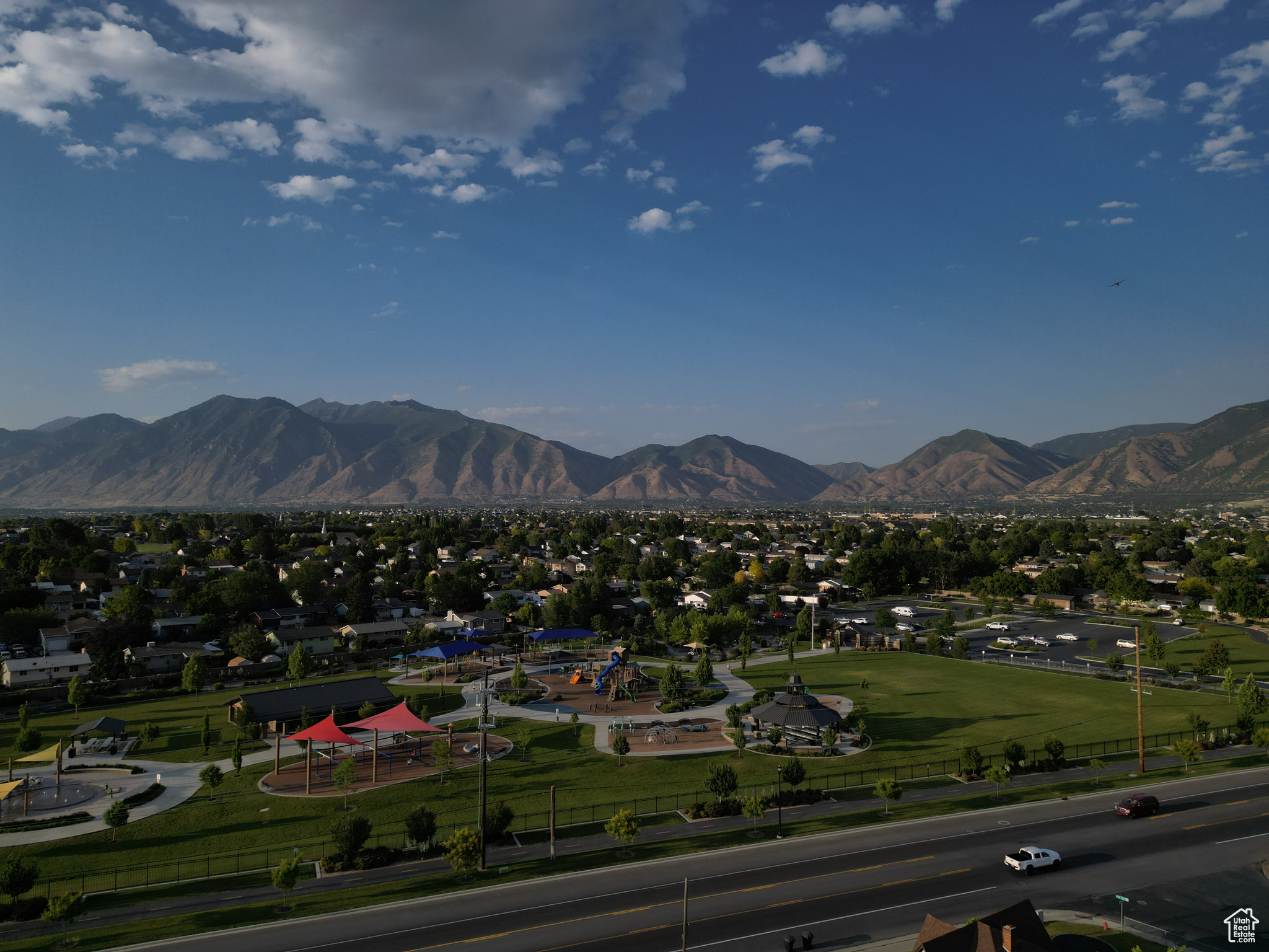 COUNTRY COVE - Residential