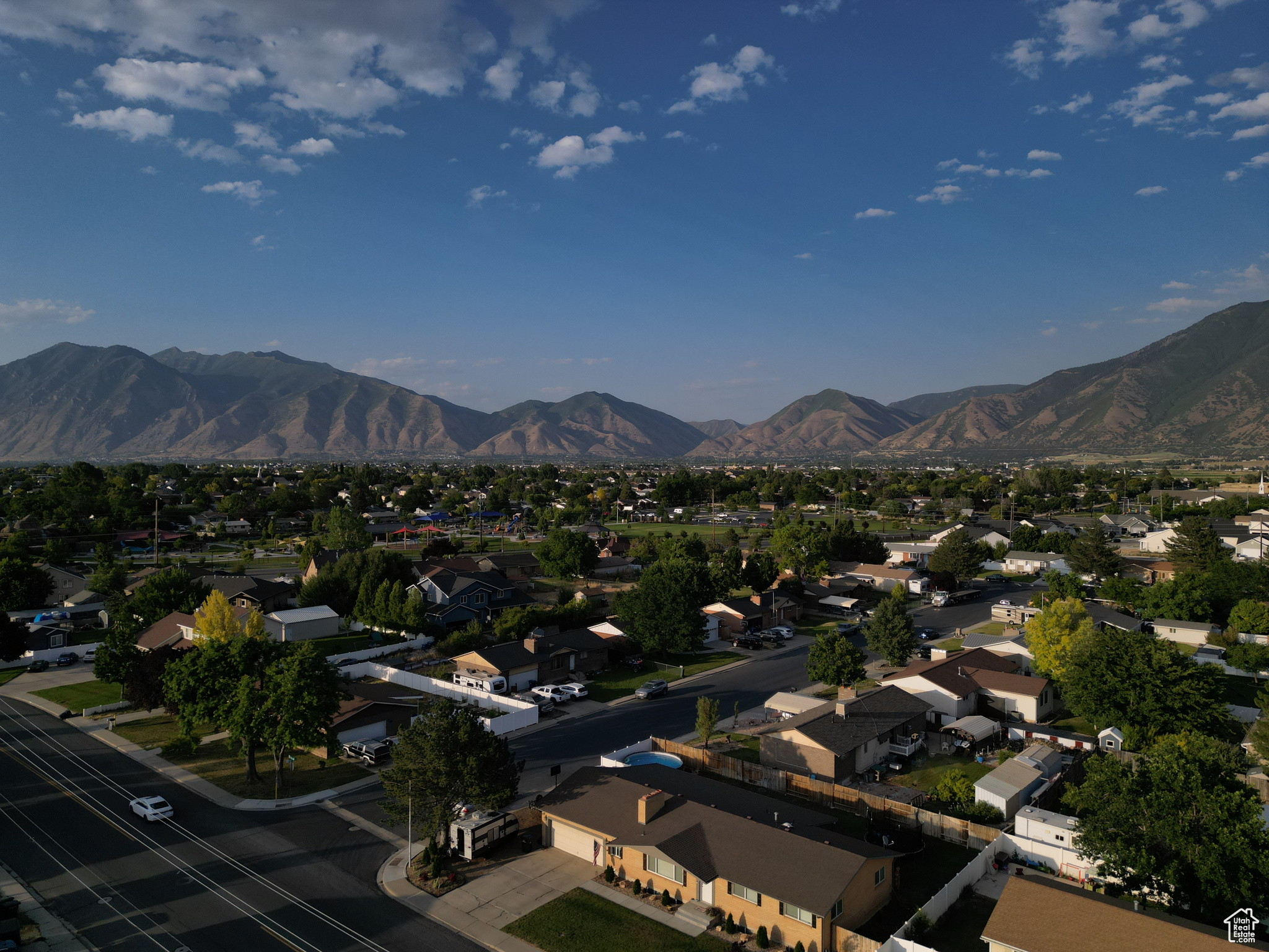 COUNTRY COVE - Residential