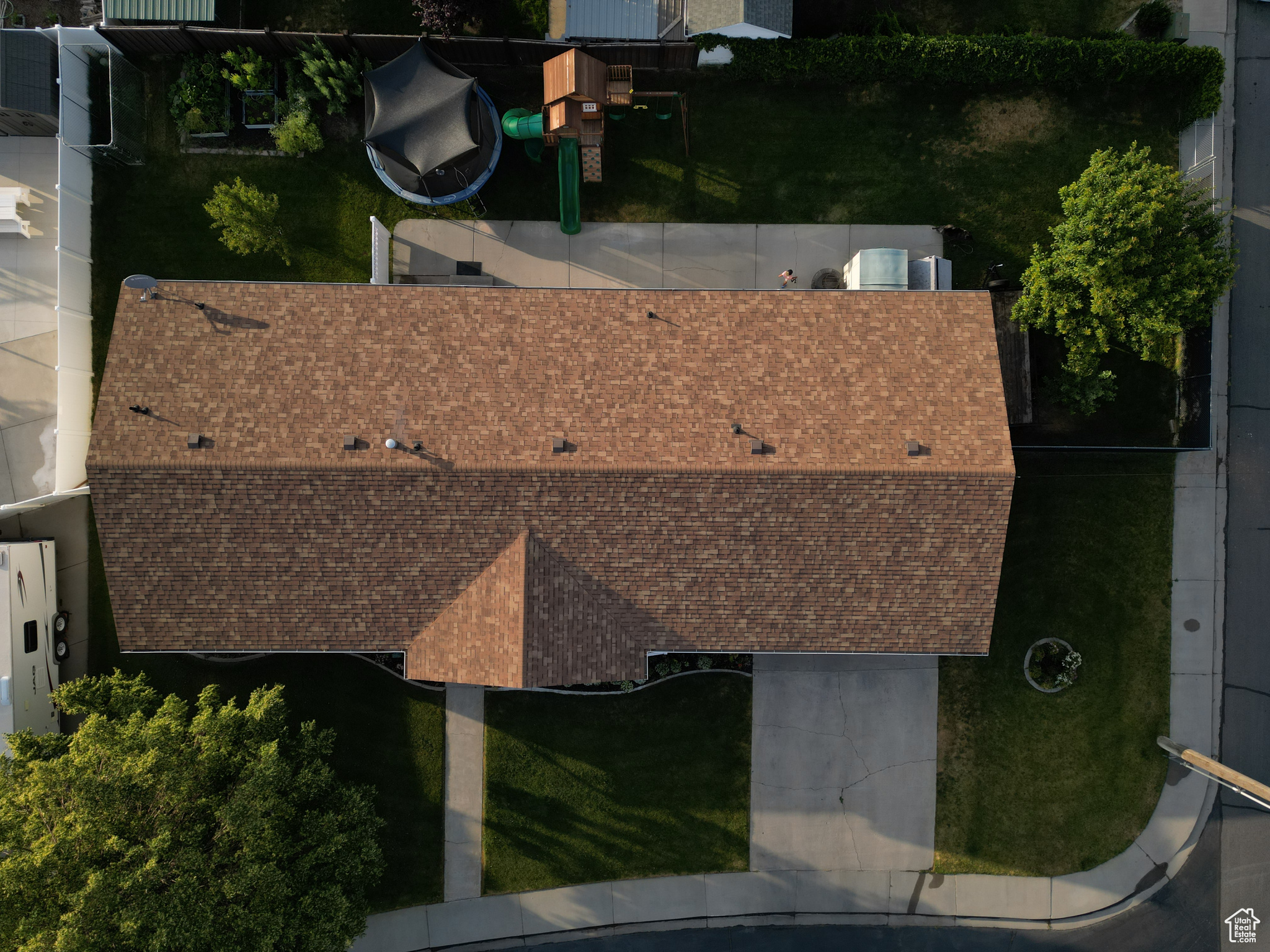 COUNTRY COVE - Residential