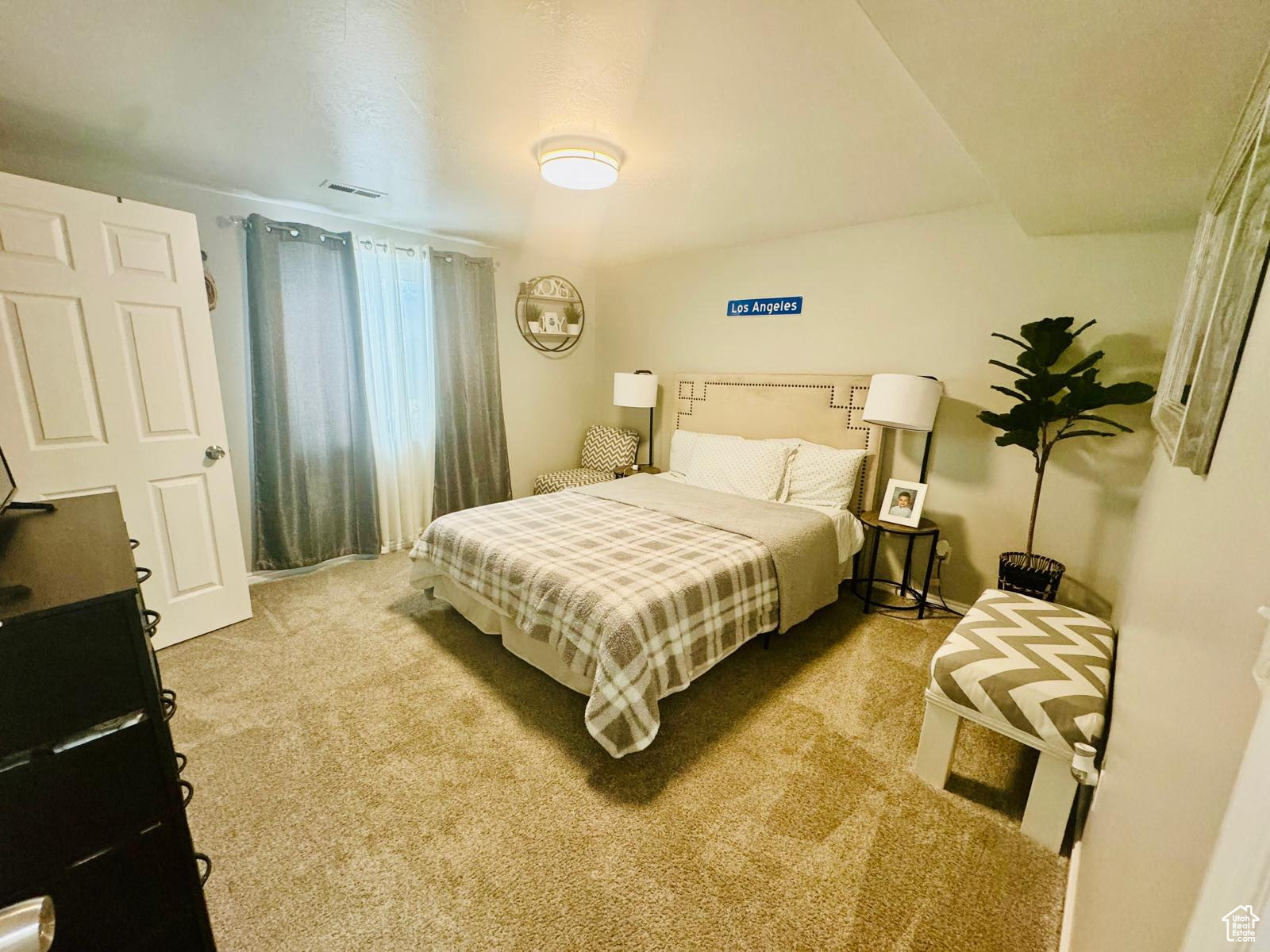 COUNTRY COVE - Residential