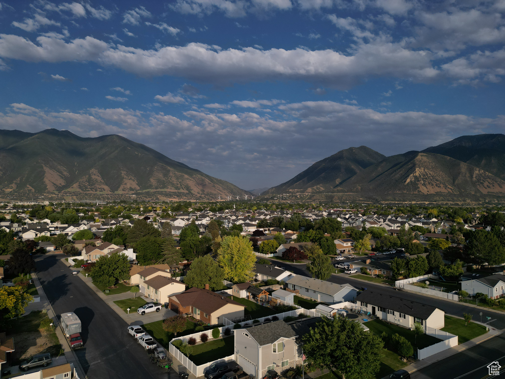 COUNTRY COVE - Residential