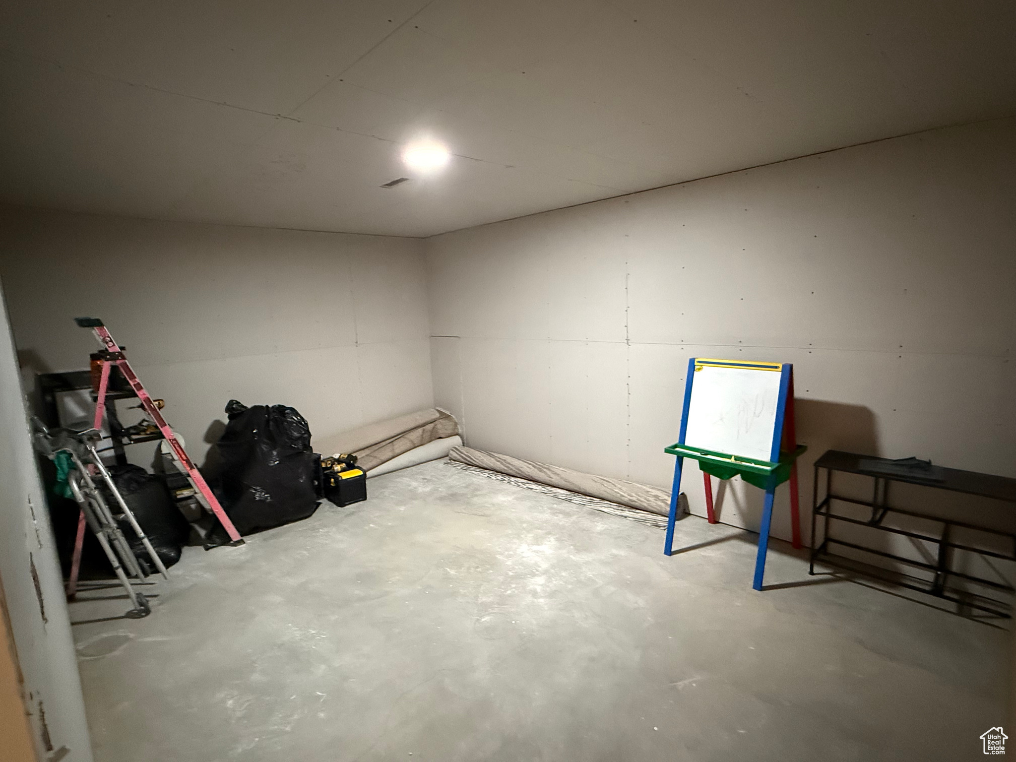 COUNTRY COVE - Residential