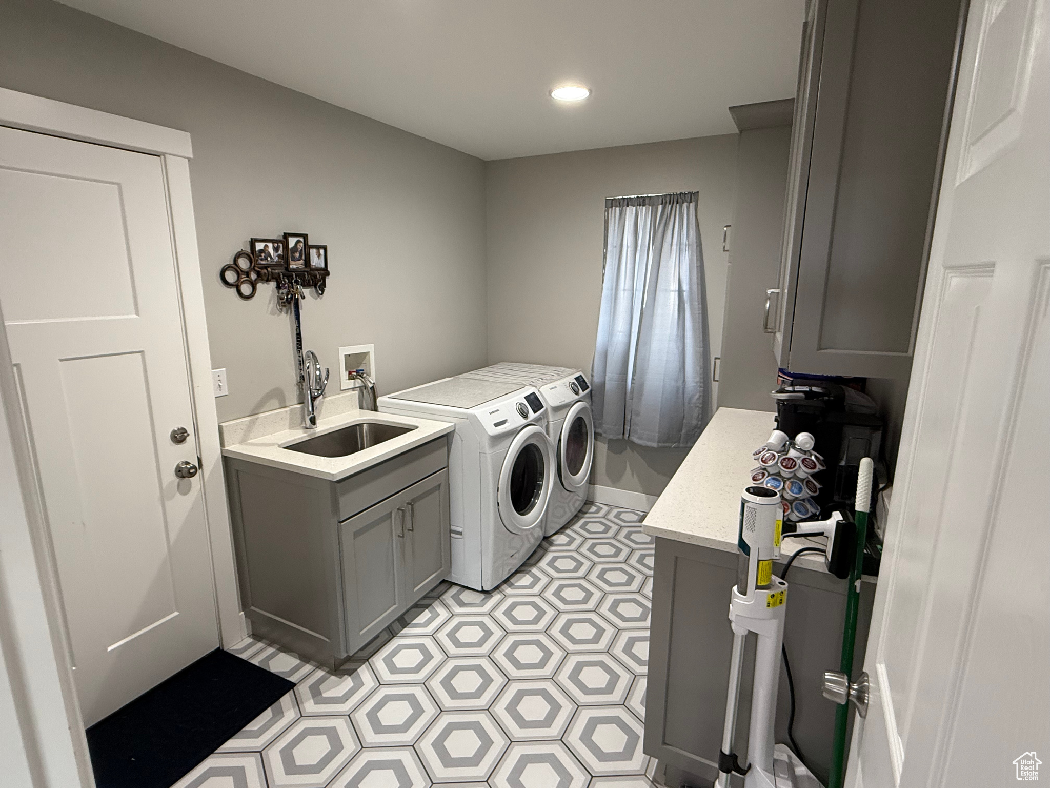 COUNTRY COVE - Residential