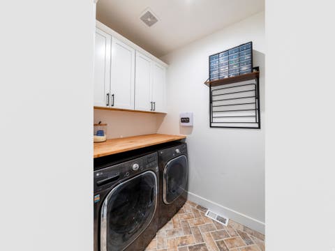 Tiny photo for 186 E 3900 N, North Ogden, UT 84414 (MLS # 2176560)