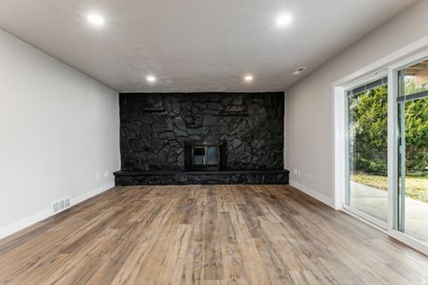 Tiny photo for 3269 E GERMANIA CIR, Cottonwood Heights, UT 84093 (MLS # 2127249)