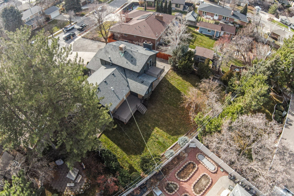 ALTA HILLS - Residential